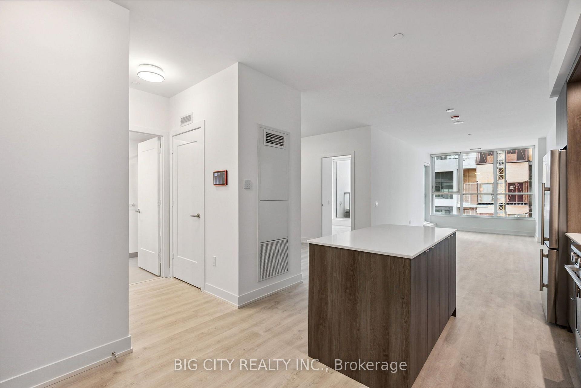 Photo 5 of 20 Inn on the park Drive, Unit 441