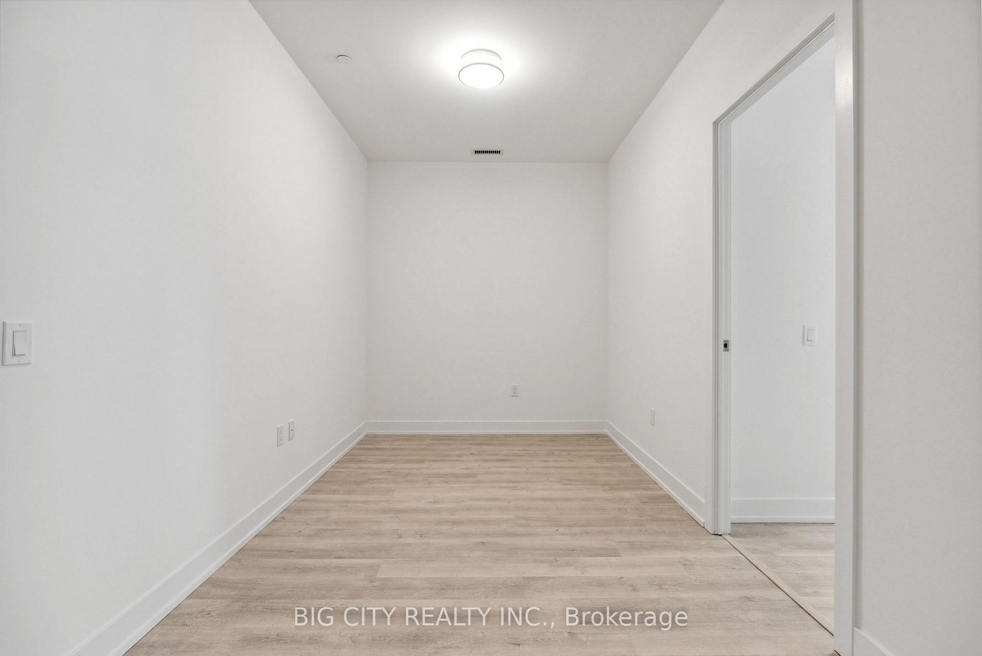 Photo 8 of 20 Inn on the park Drive, Unit 441