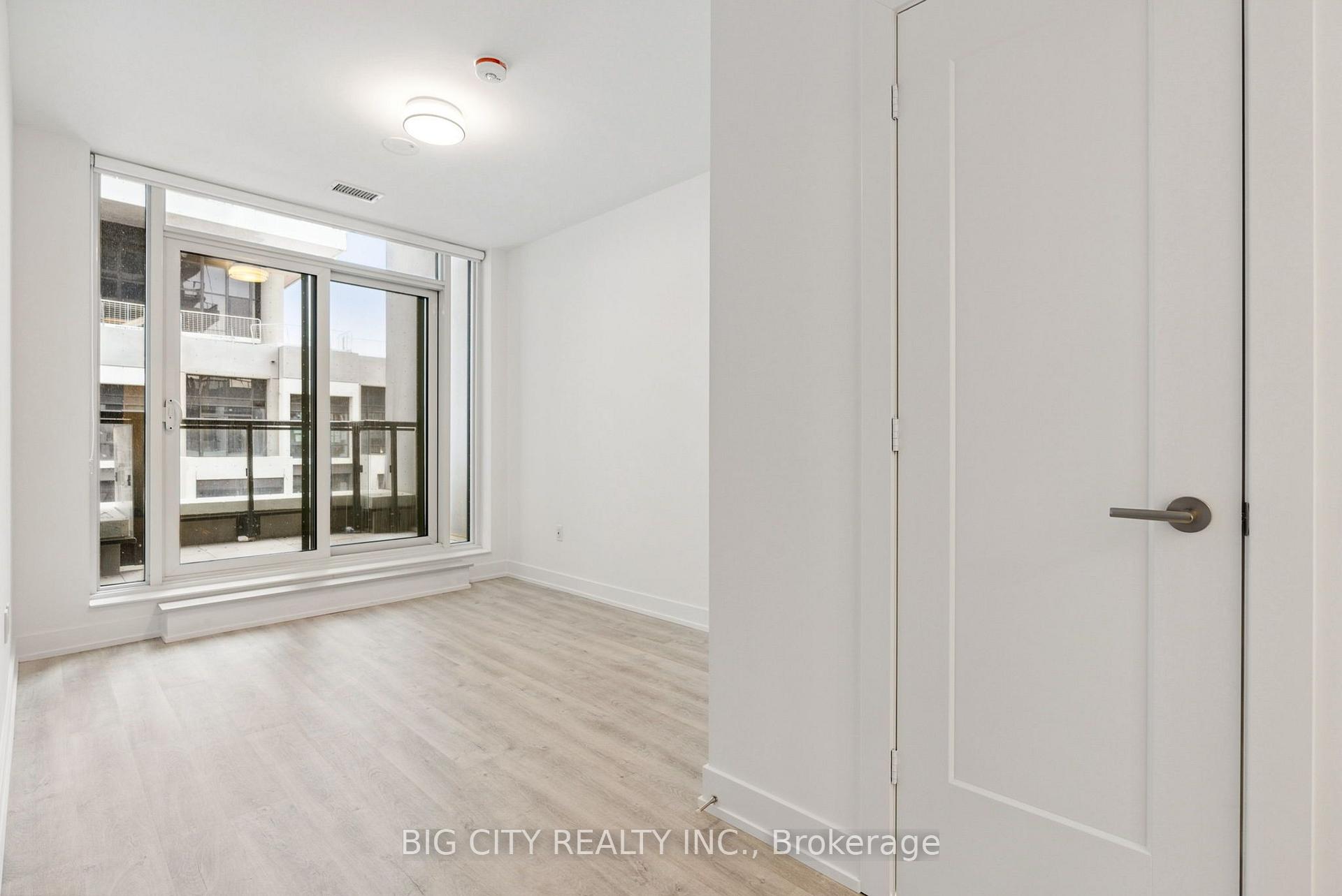 Photo 10 of 20 Inn on the park Drive, Unit 441