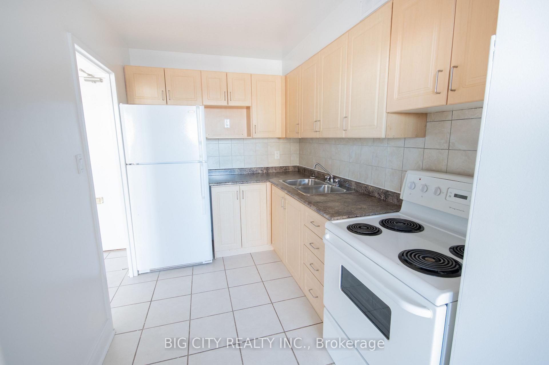 Photo 3 of 70 Cambridge Avenue, Unit 3