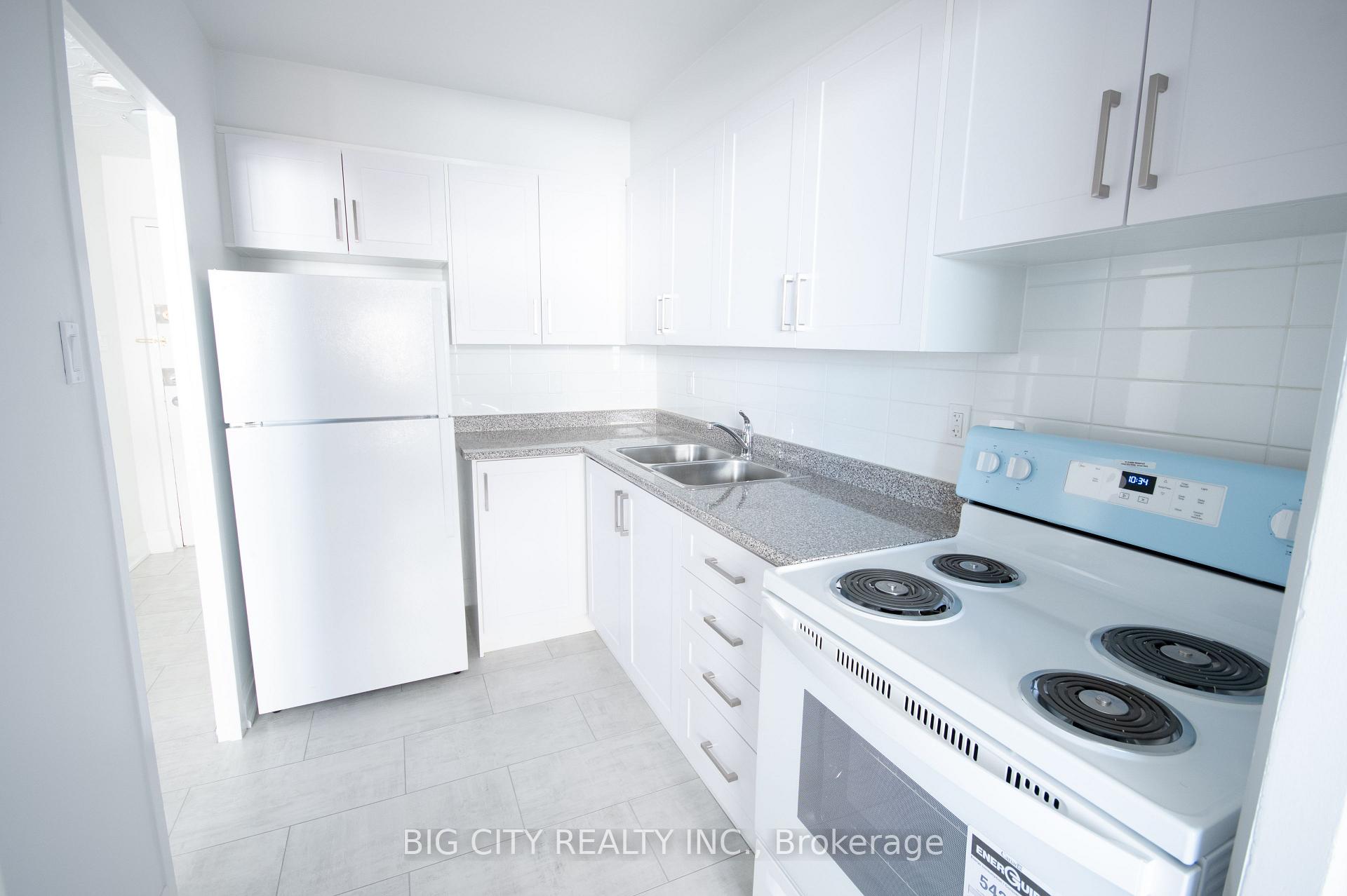 Photo 3 of 1000 Broadview Avenue, Unit 205