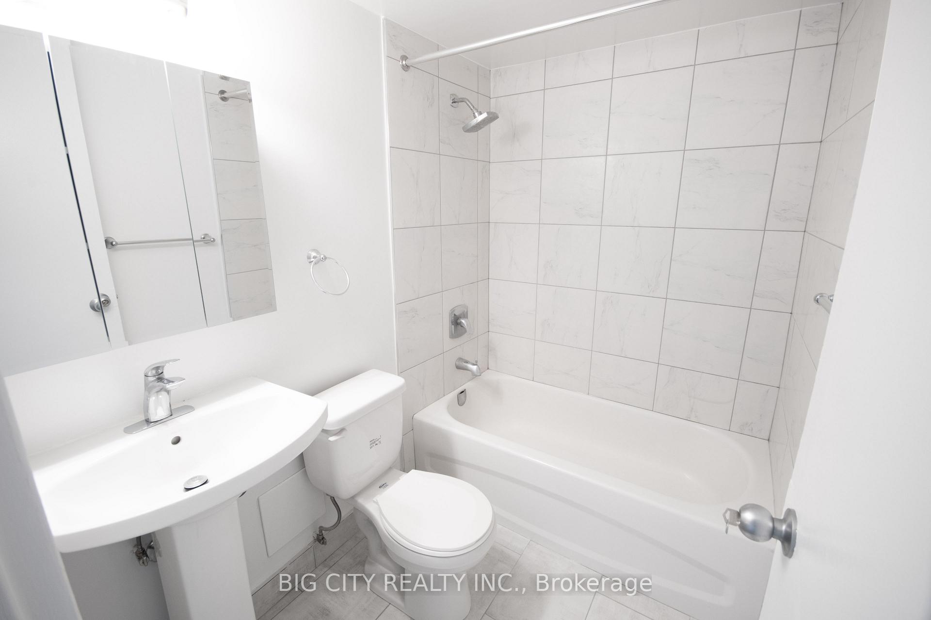 Photo 5 of 1000 Broadview Avenue, Unit 401