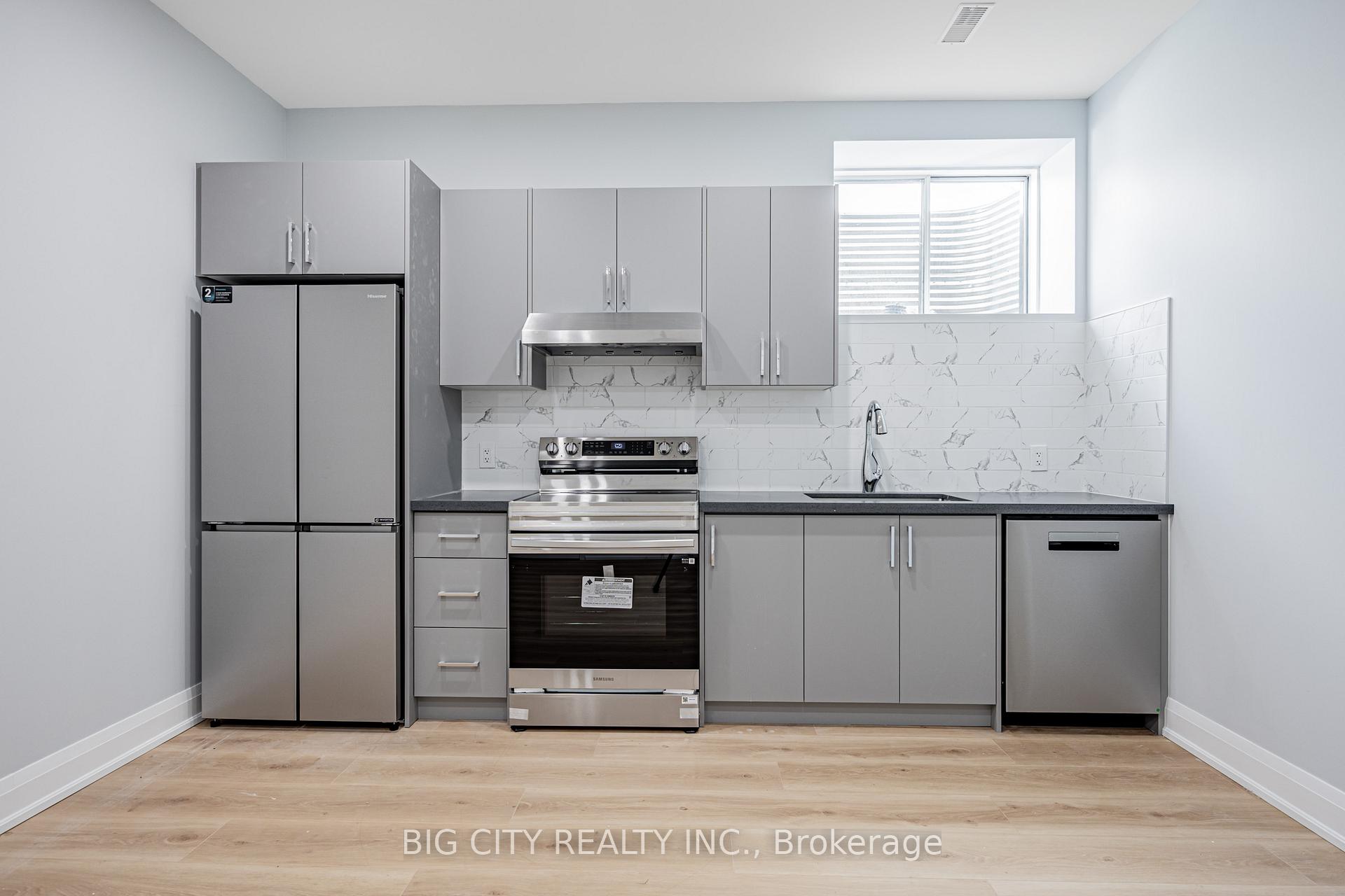 Photo 5 of 39 Aragon Avenue, Unit A