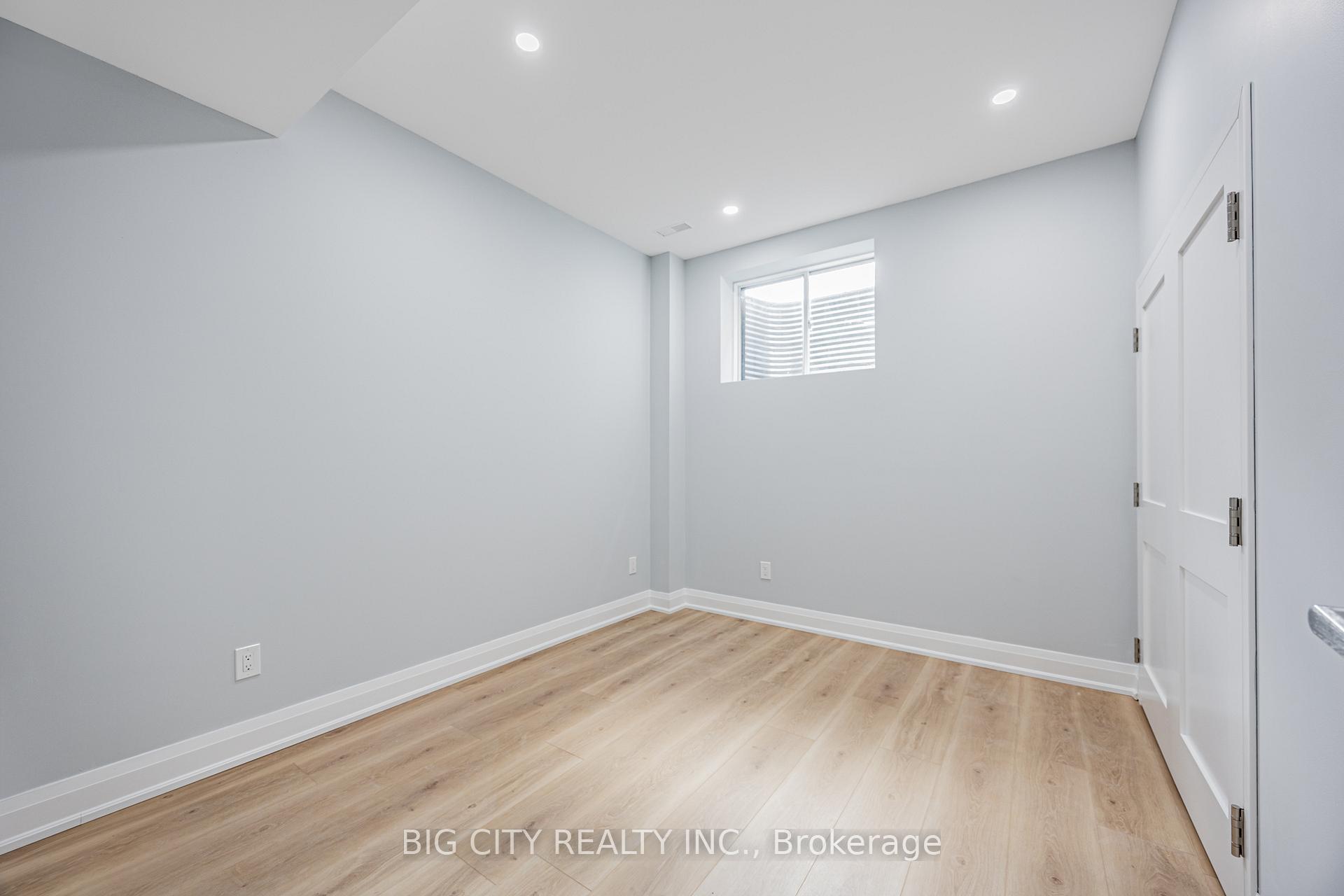 Photo 7 of 39 Aragon Avenue, Unit A