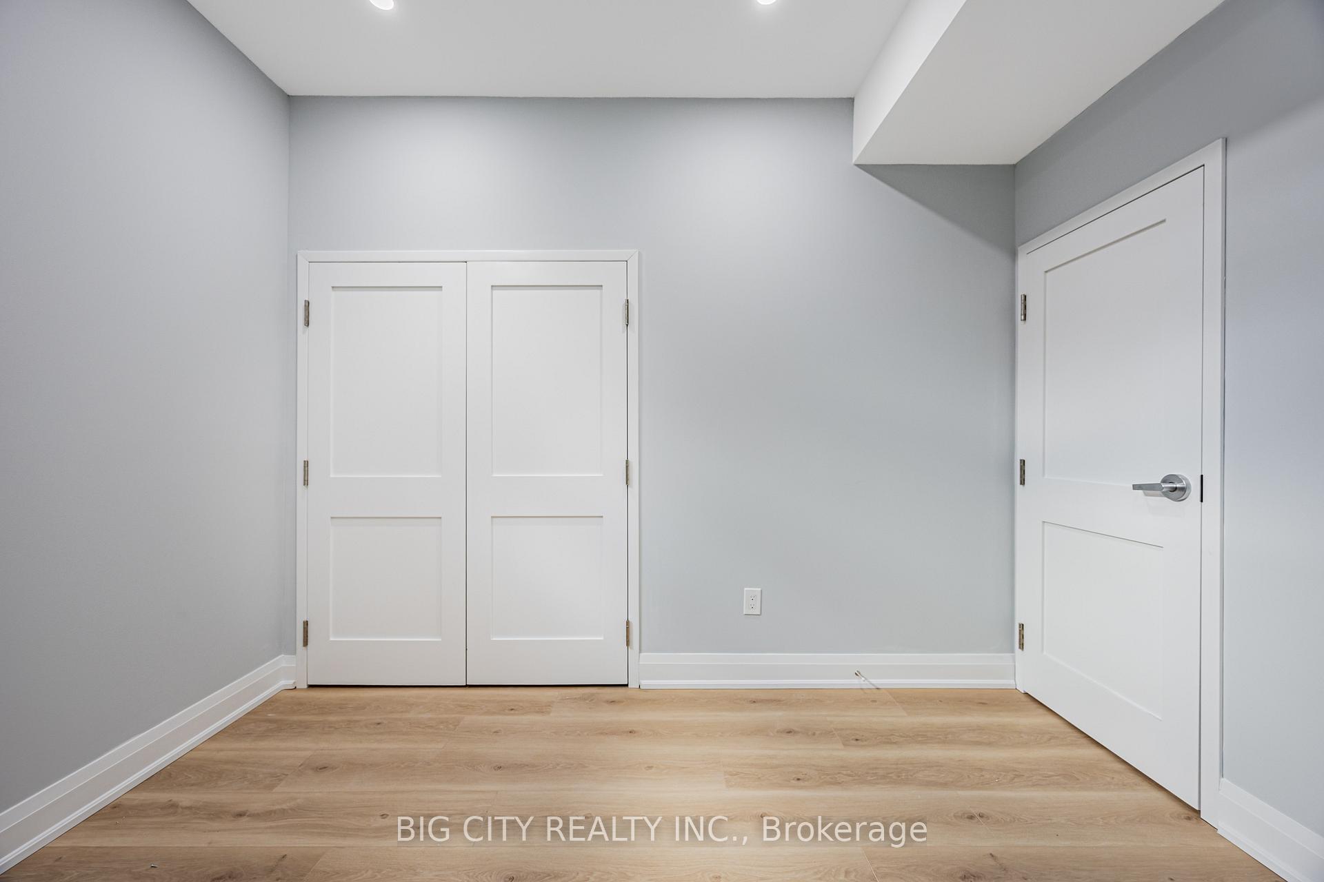 Photo 8 of 39 Aragon Avenue, Unit A