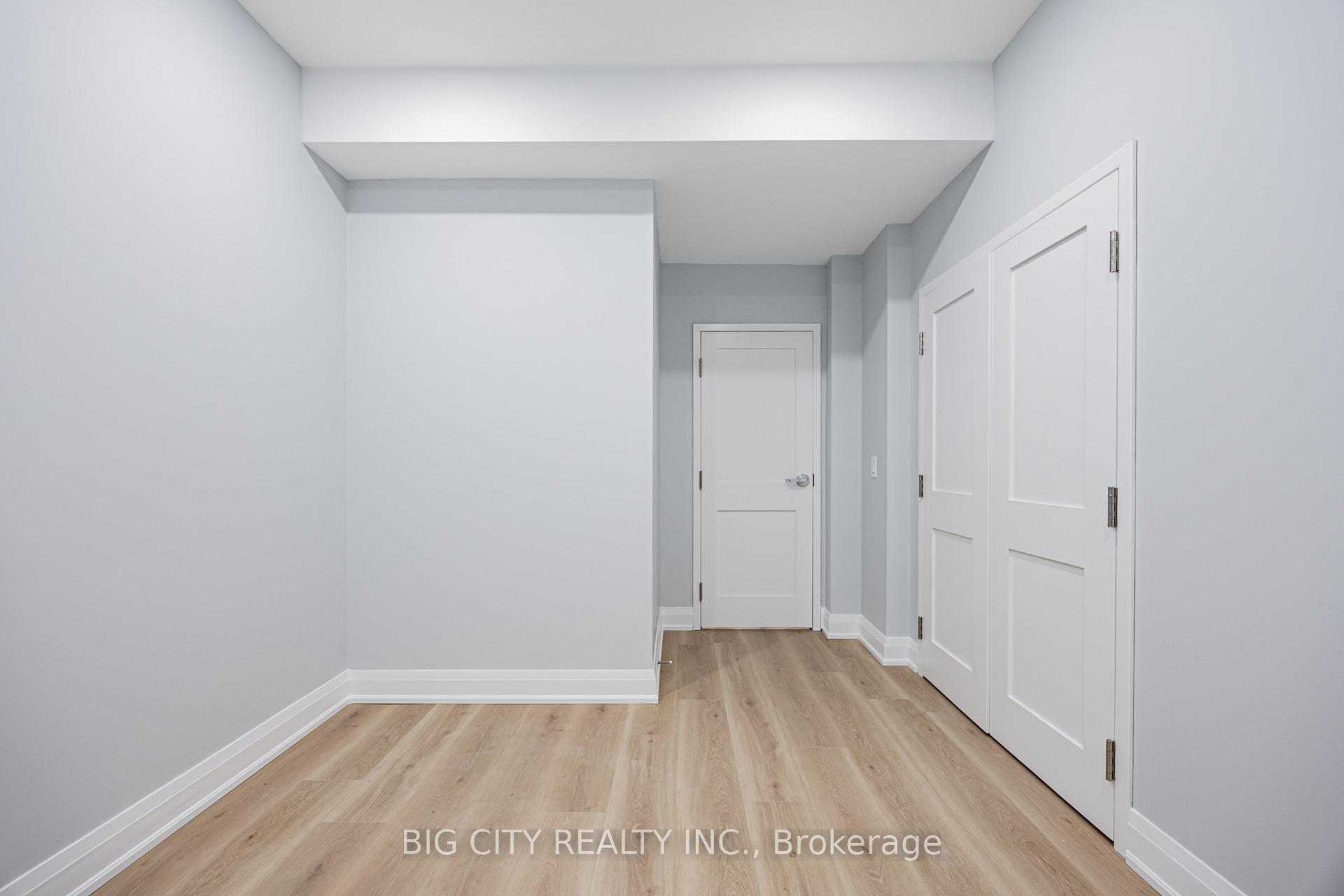 Photo 10 of 39 Aragon Avenue, Unit A