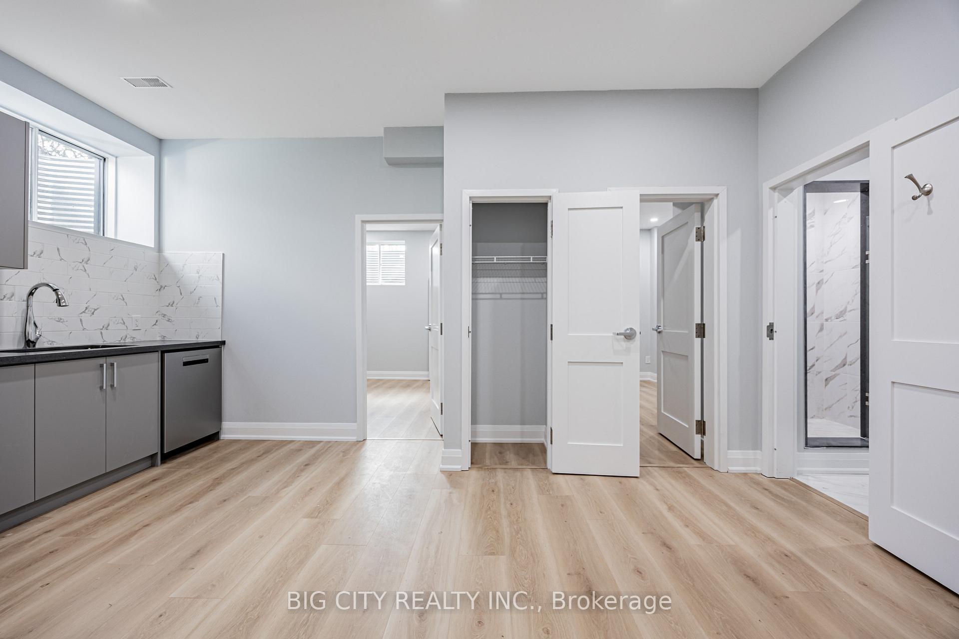 Photo 13 of 39 Aragon Avenue, Unit A