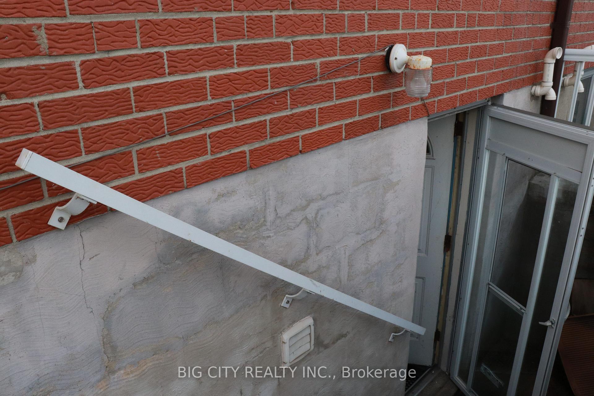 Photo 8 of 72 Hepscott Terrace, Unit Lower