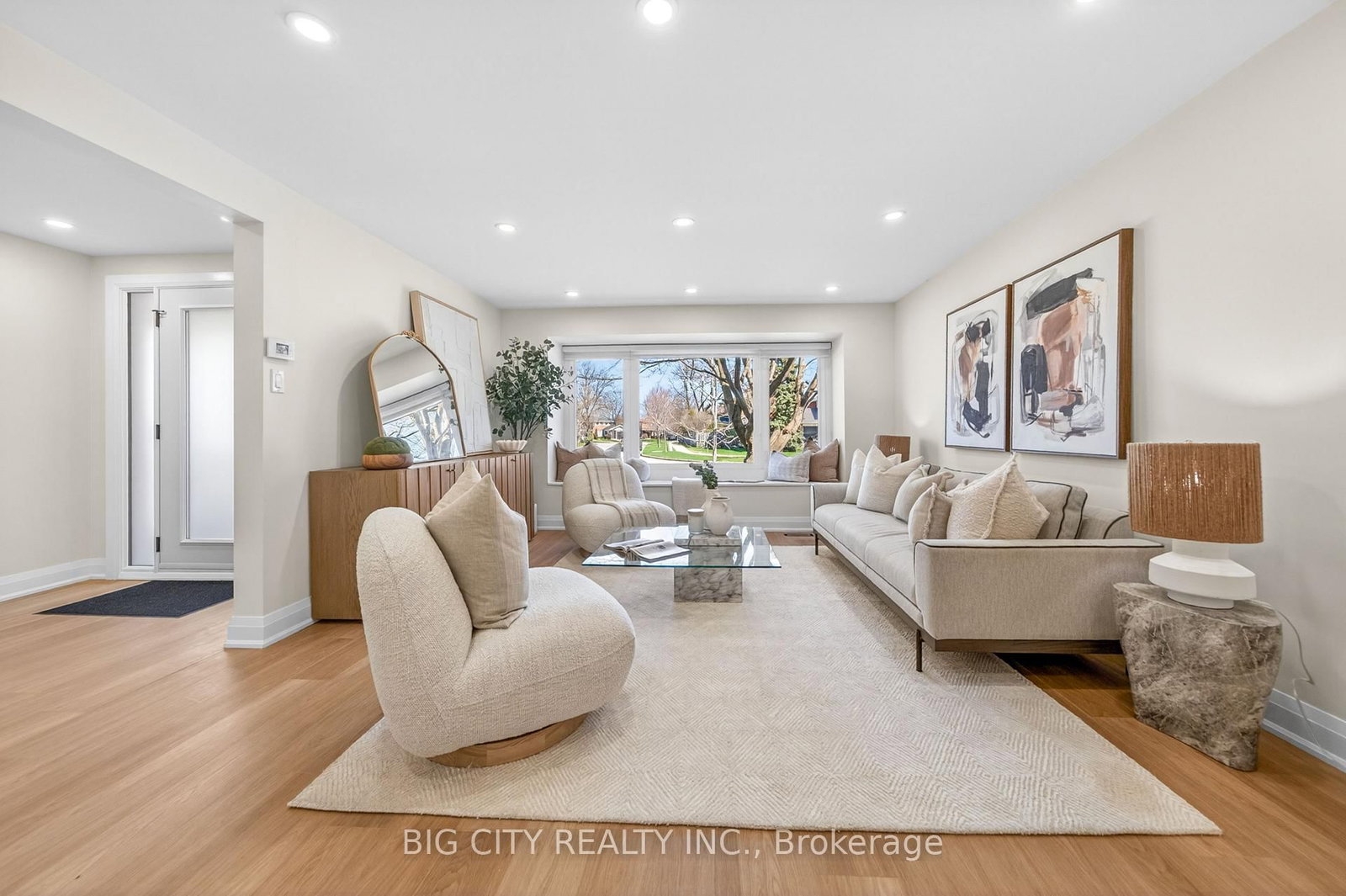 Photo 5 of 26 Carondale Crescent