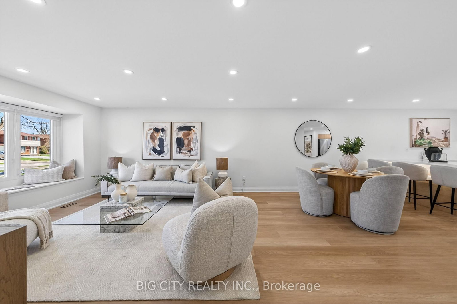 Photo 6 of 26 Carondale Crescent