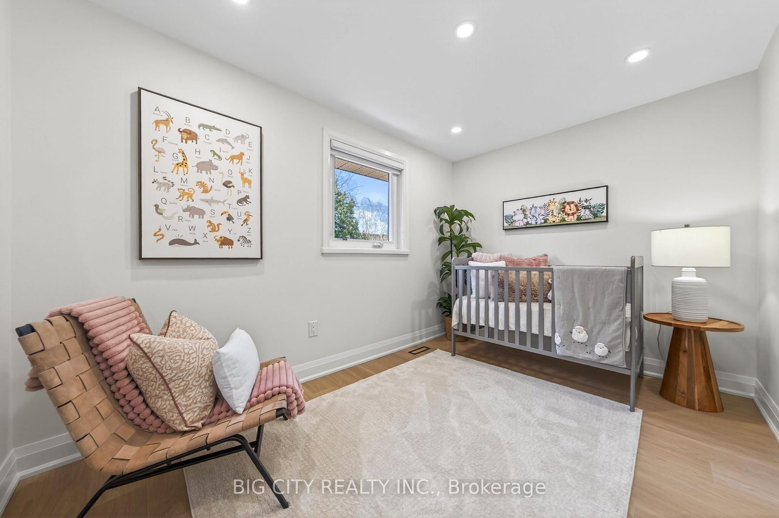 Photo 13 of 26 Carondale Crescent