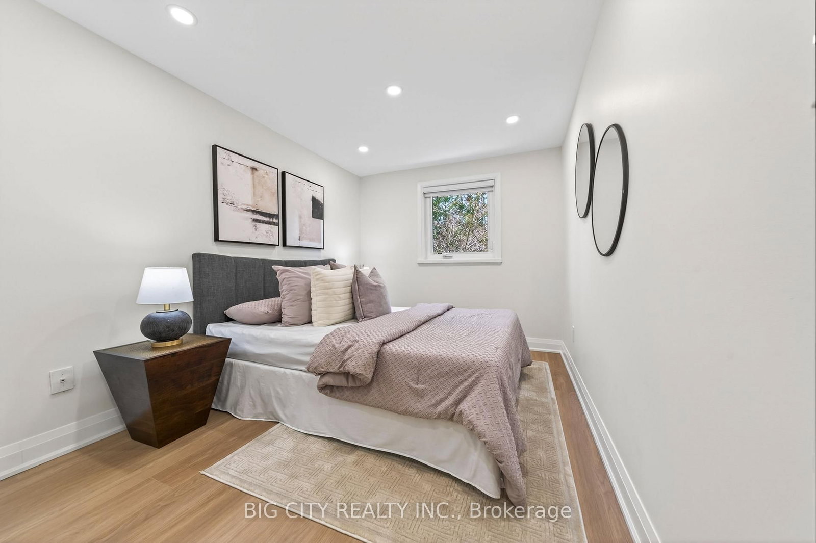 Photo 14 of 26 Carondale Crescent