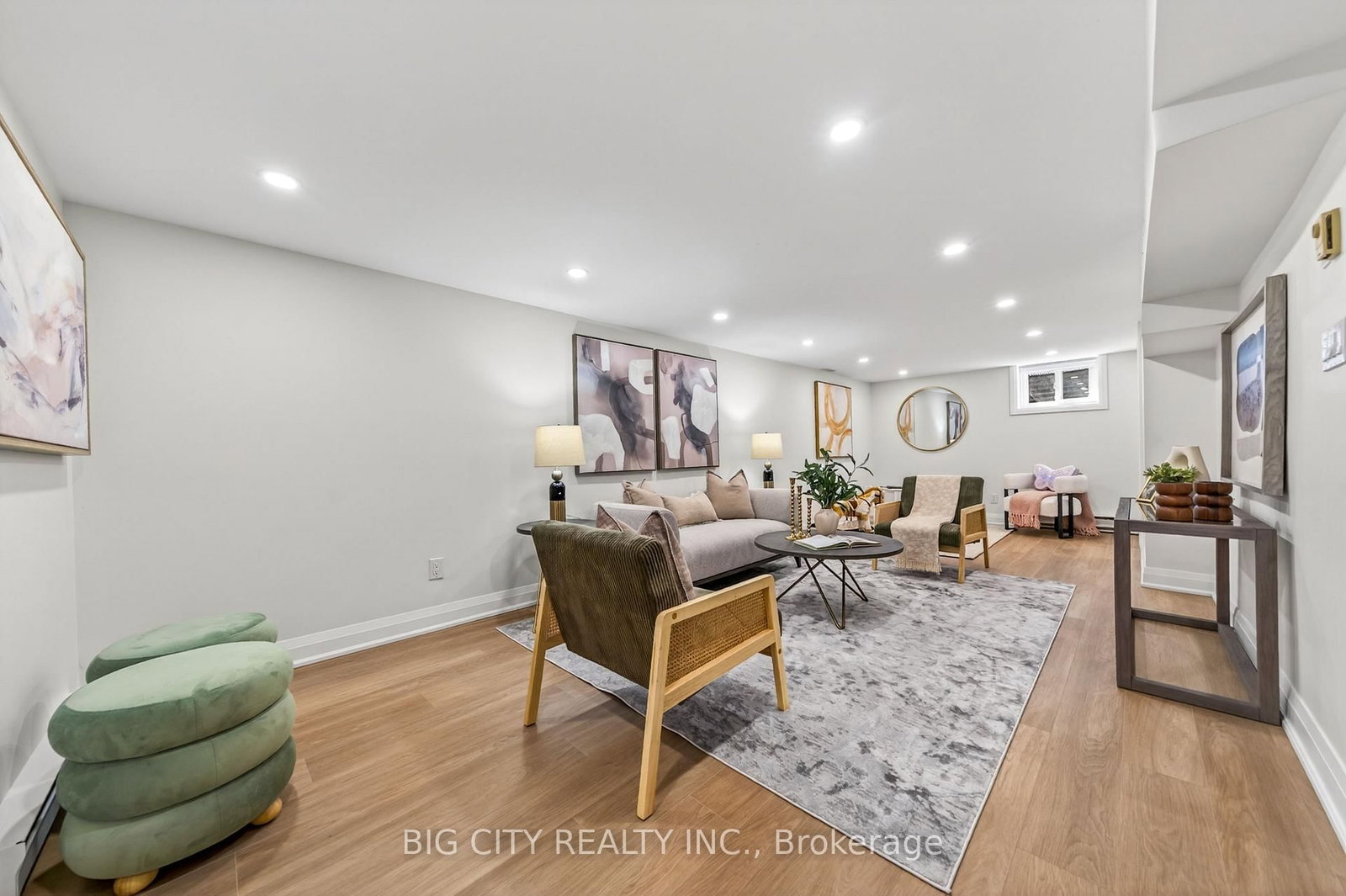 Photo 19 of 26 Carondale Crescent