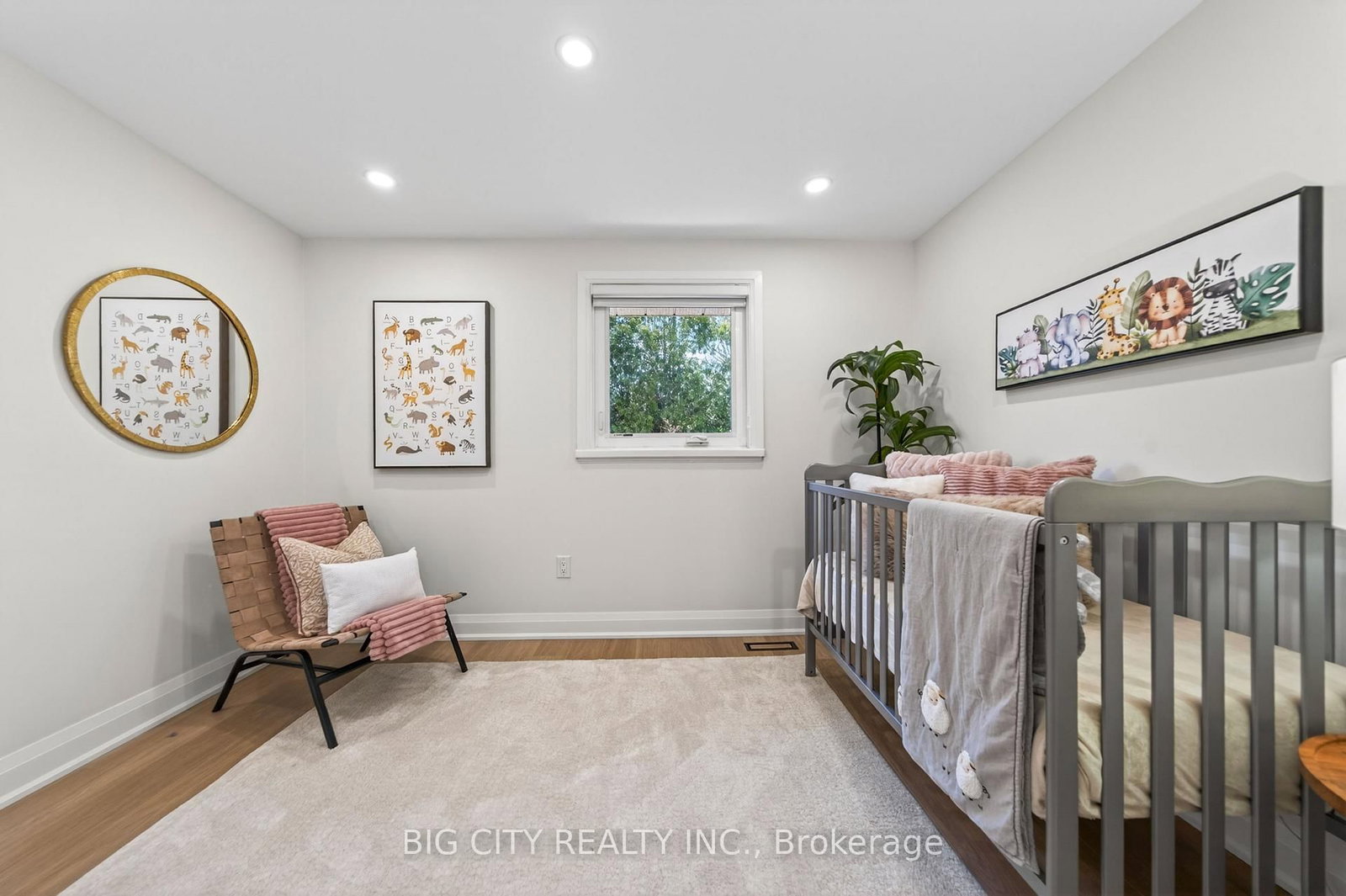 Photo 21 of 26 Carondale Crescent