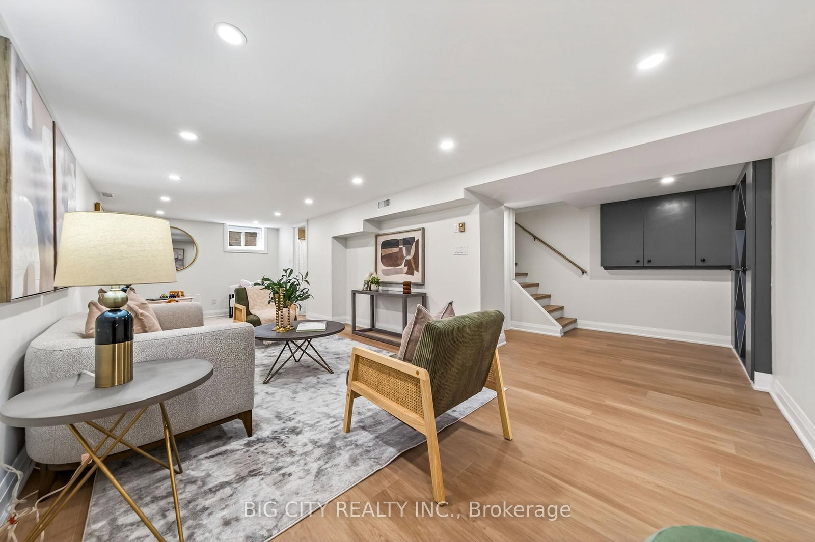 Photo 31 of 26 Carondale Crescent