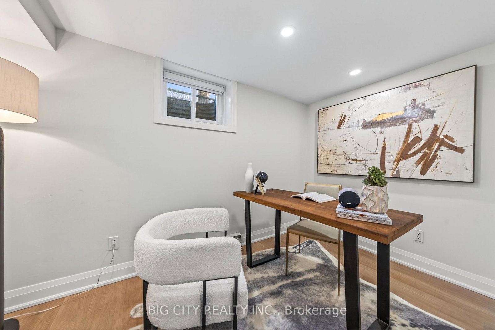 Photo 33 of 26 Carondale Crescent