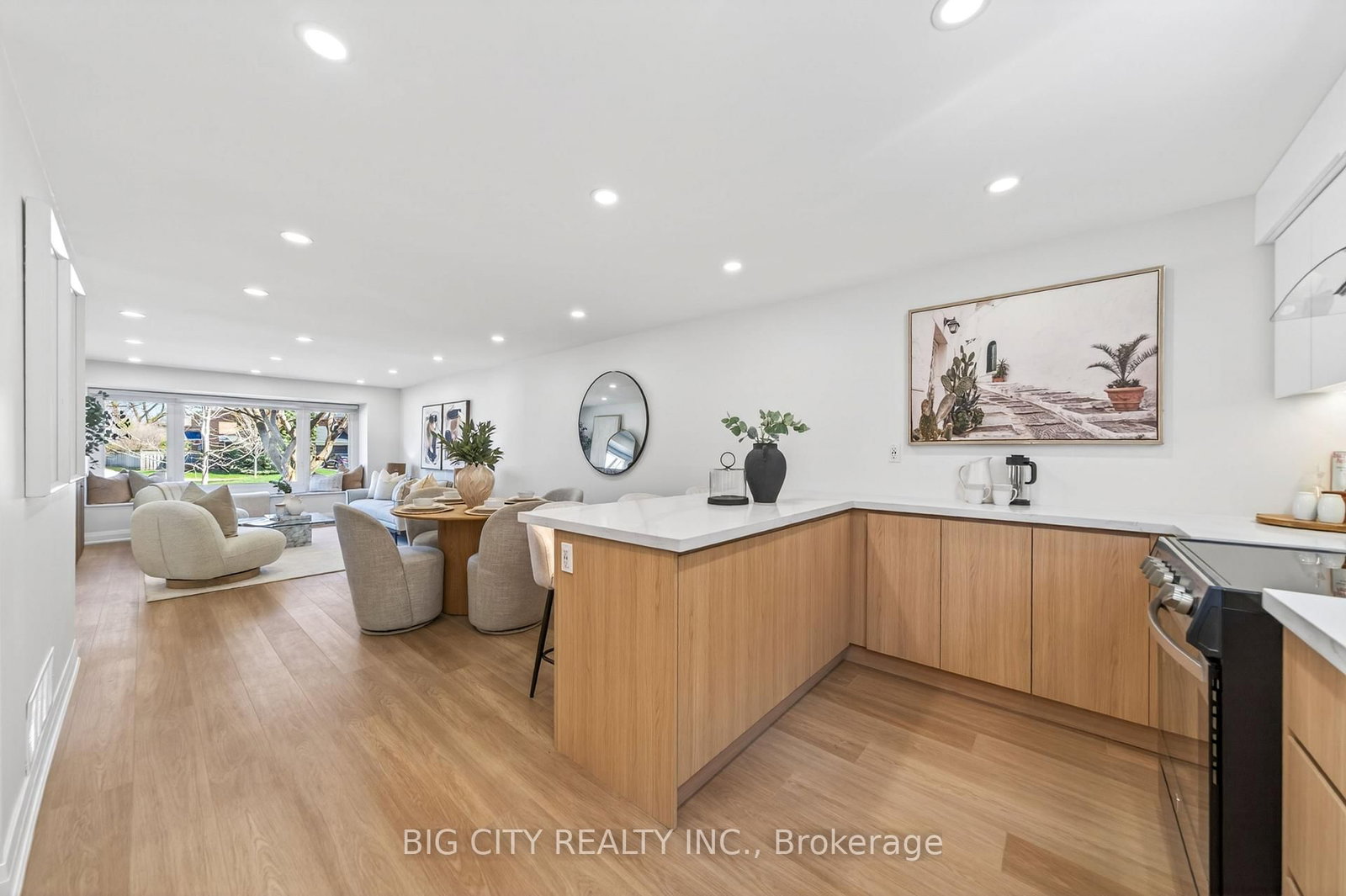 Photo 34 of 26 Carondale Crescent