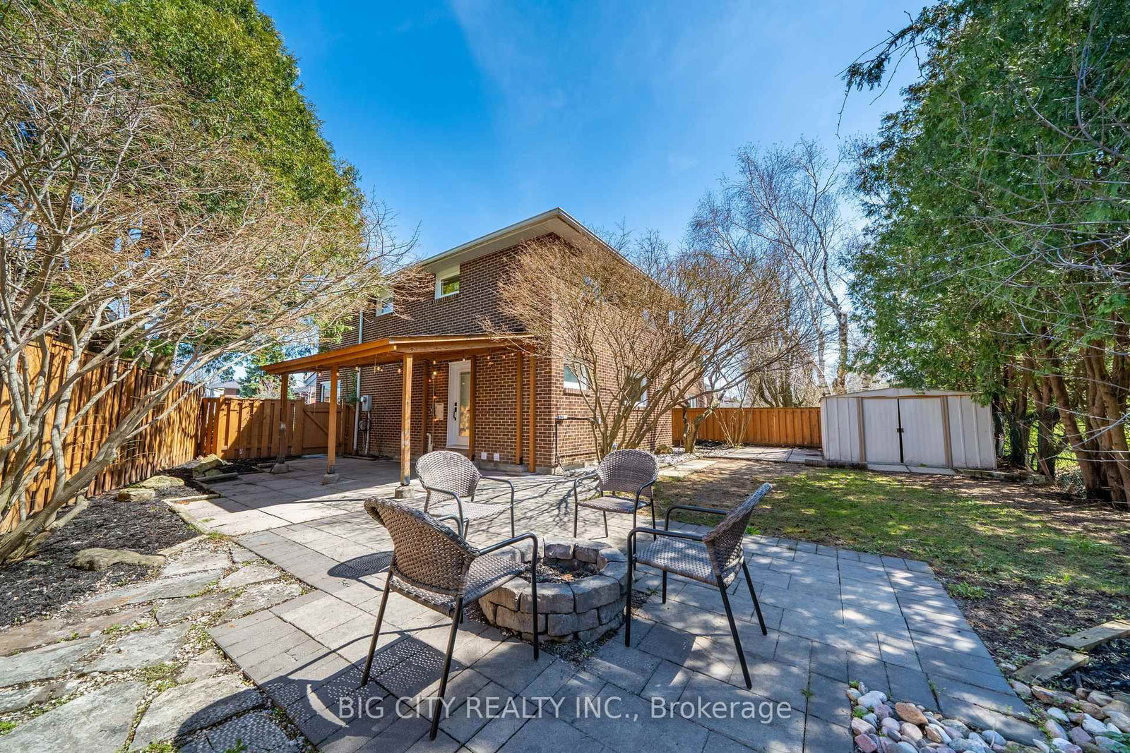 Photo 35 of 26 Carondale Crescent