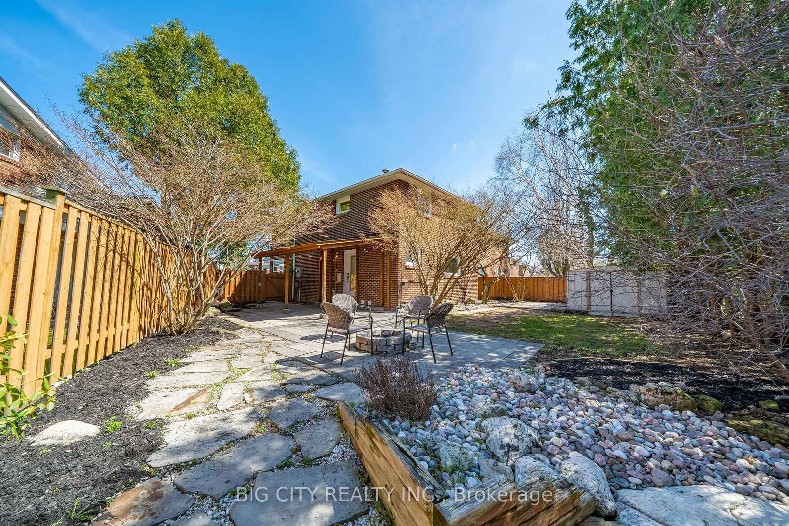 Photo 37 of 26 Carondale Crescent