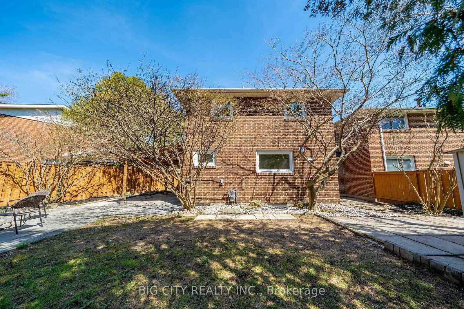 Photo 38 of 26 Carondale Crescent