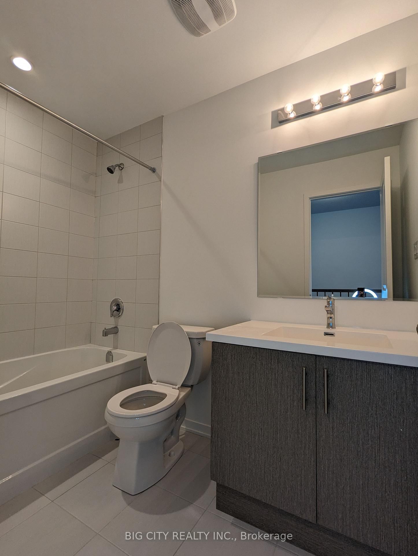 Photo 6 of 782 Heathrow Path, Unit 95