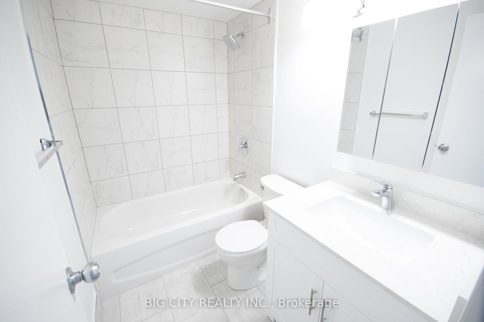 Photo 5 of 70 Cambridge Avenue, Unit 20