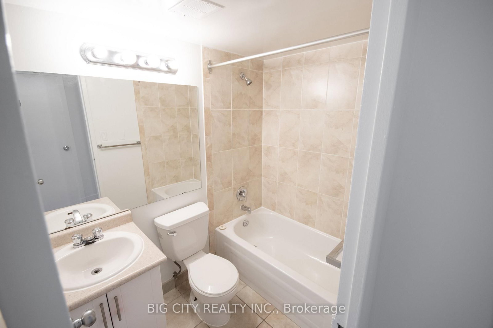 Photo 5 of 70 Cambridge Avenue, Unit 7
