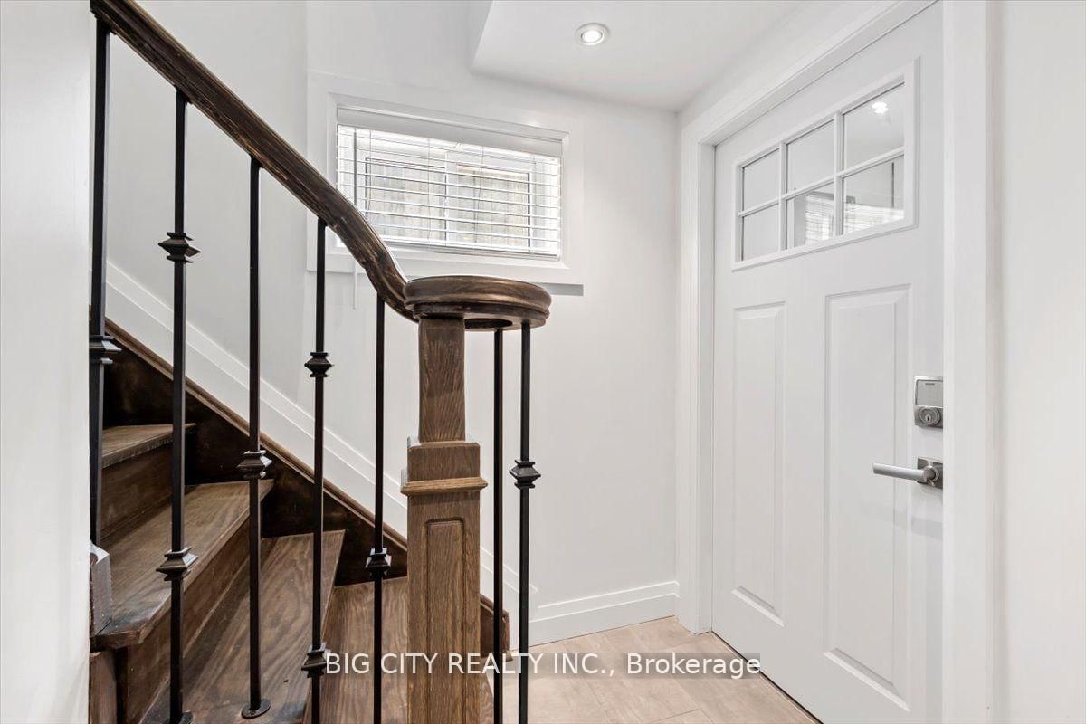 Photo 3 of 18 Wexford Boulevard, Unit Bsmt2