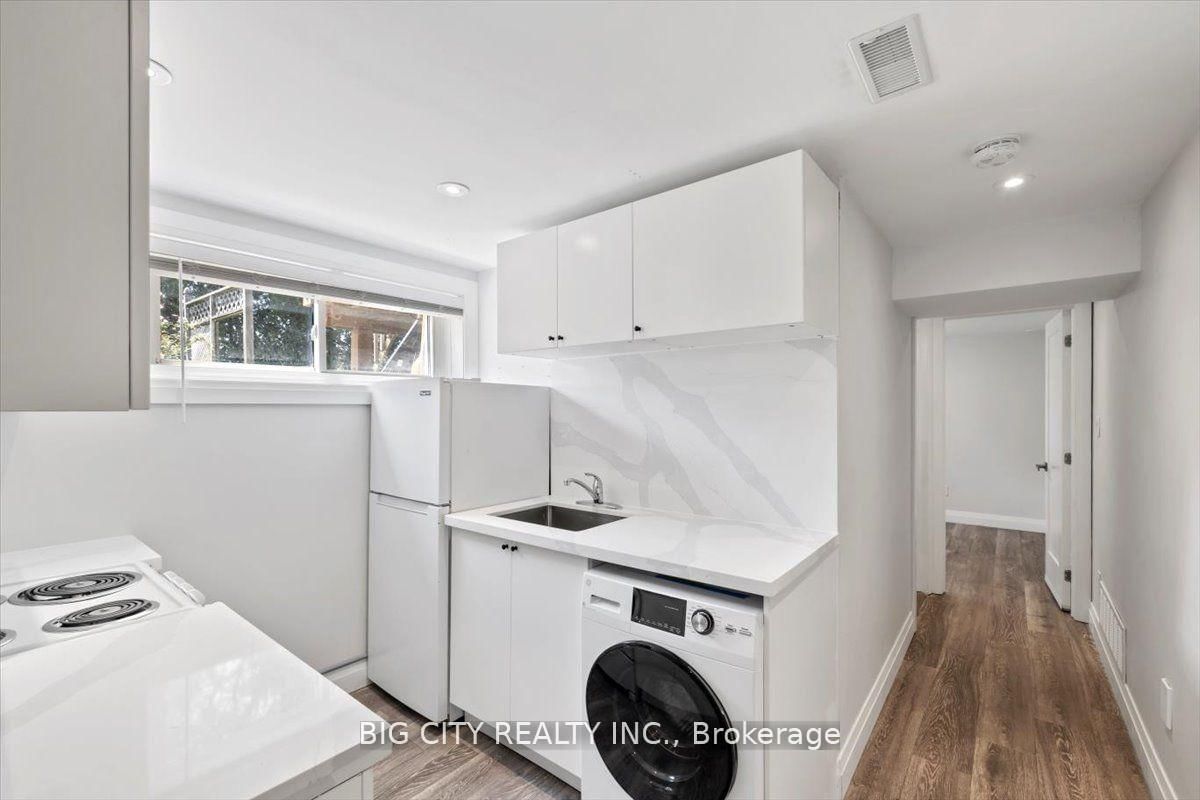 Photo 7 of 18 Wexford Boulevard, Unit Bsmt2