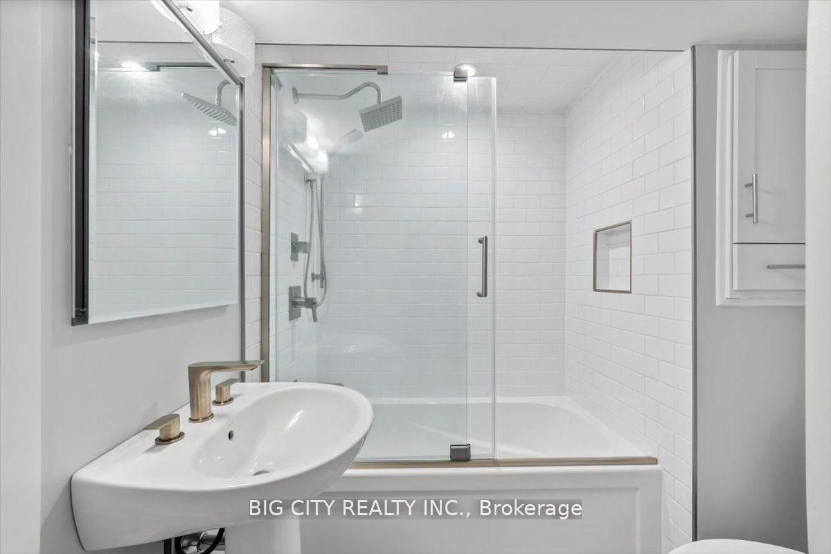 Photo 9 of 18 Wexford Boulevard, Unit Bsmt2