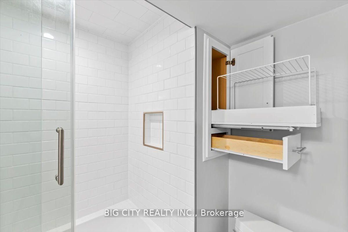 Photo 10 of 18 Wexford Boulevard, Unit Bsmt2