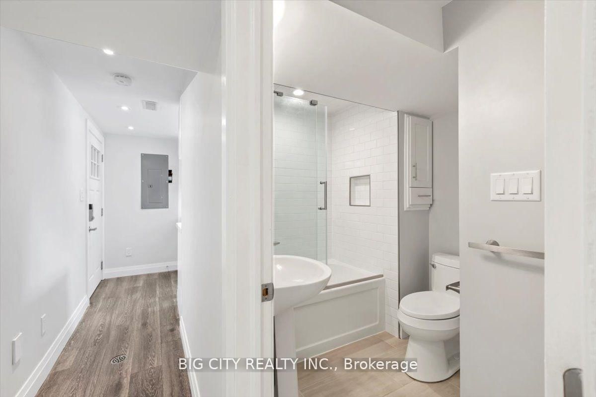 Photo 11 of 18 Wexford Boulevard, Unit Bsmt2