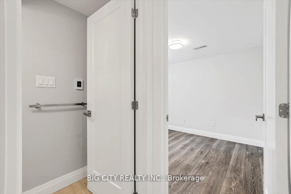 Photo 12 of 18 Wexford Boulevard, Unit Bsmt2