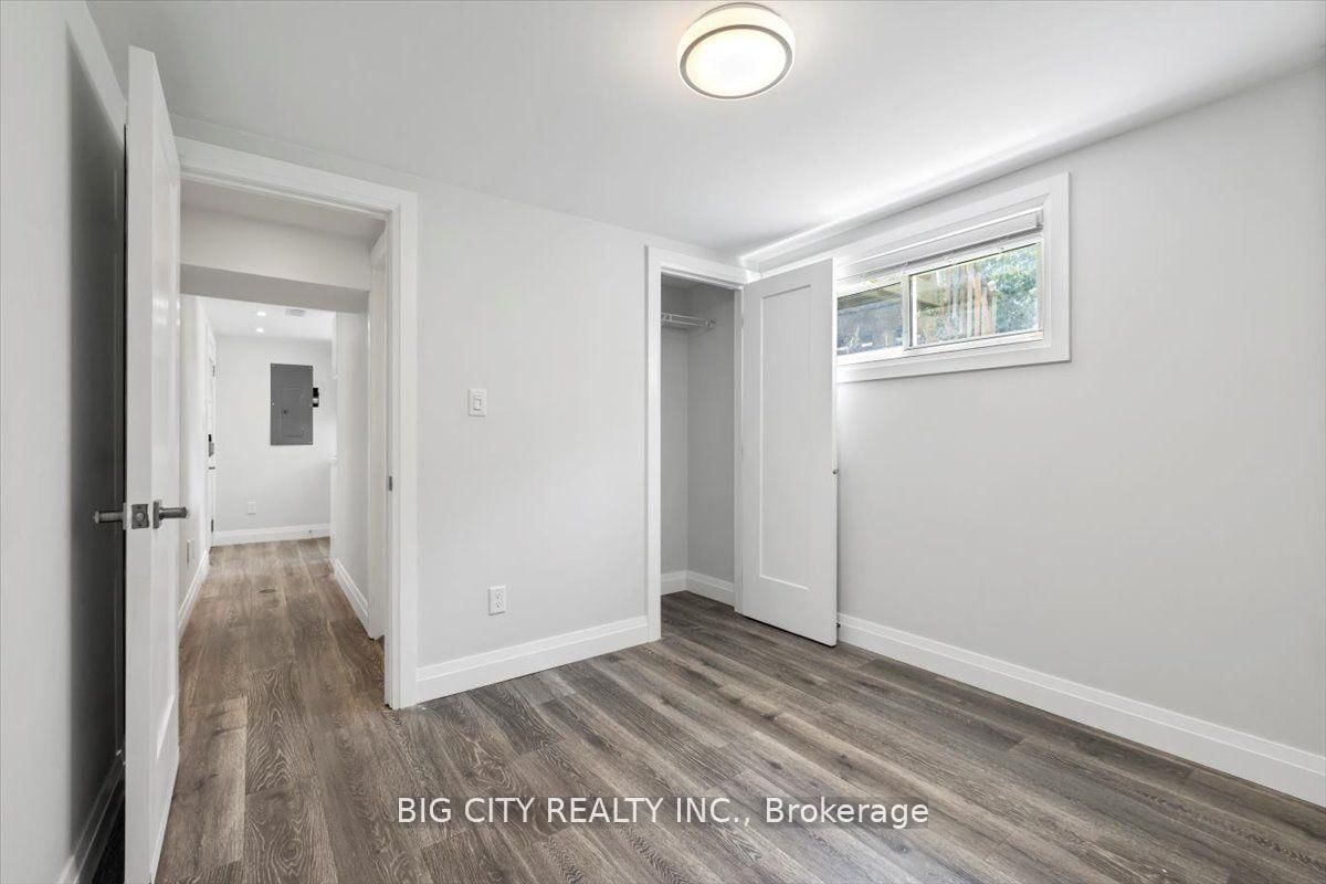 Photo 13 of 18 Wexford Boulevard, Unit Bsmt2