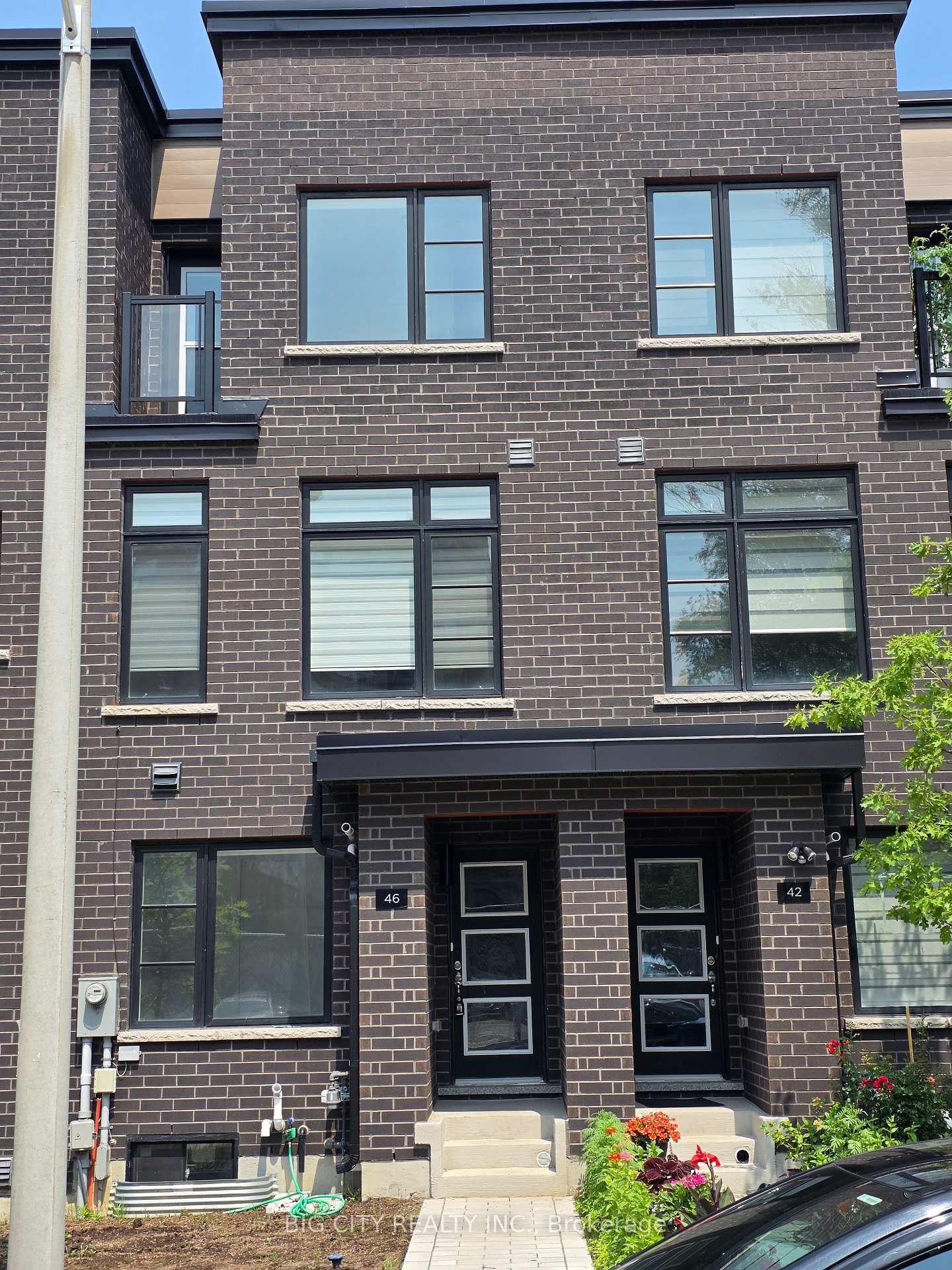 Photo 2 of 46 Akil Thomas Gardens S