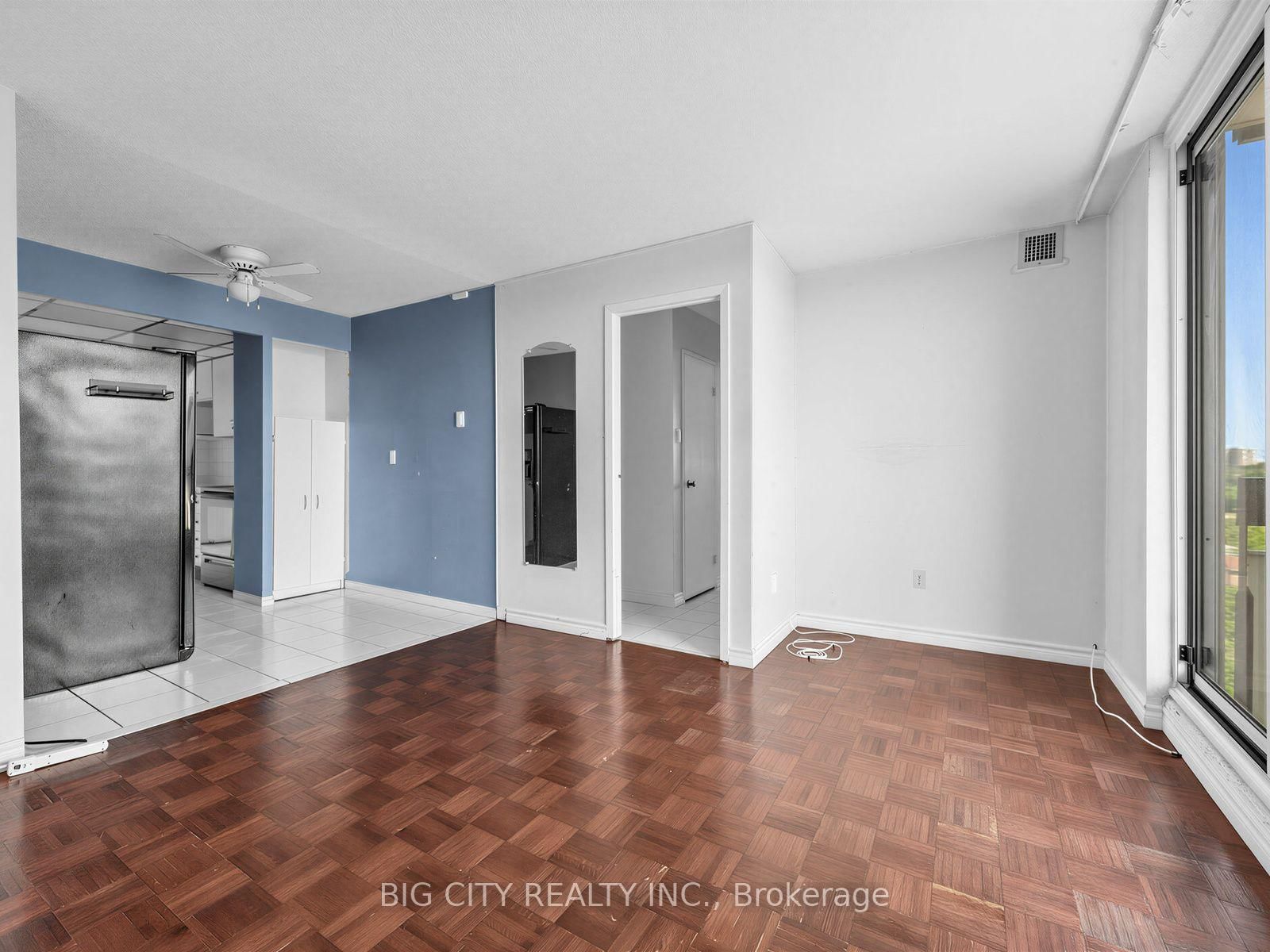 Photo 11 of 65 Huntingdale Boulevard, Unit 1006