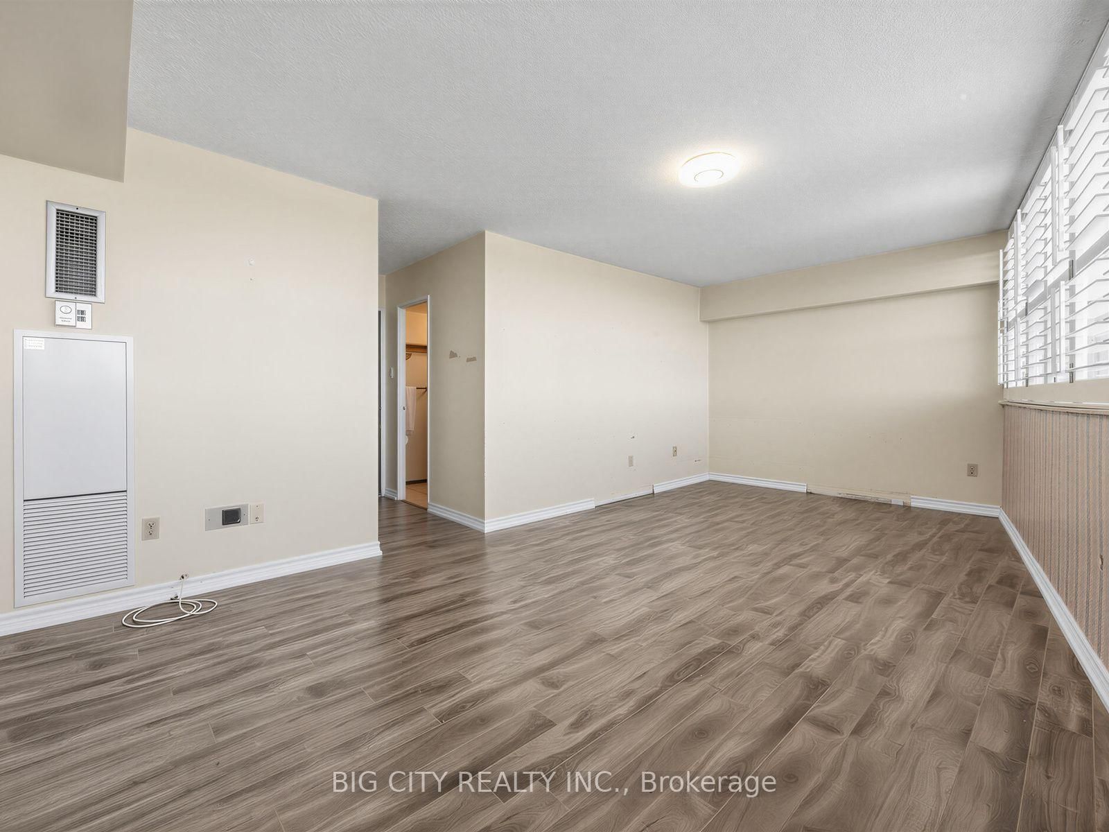 Photo 16 of 65 Huntingdale Boulevard, Unit 1006