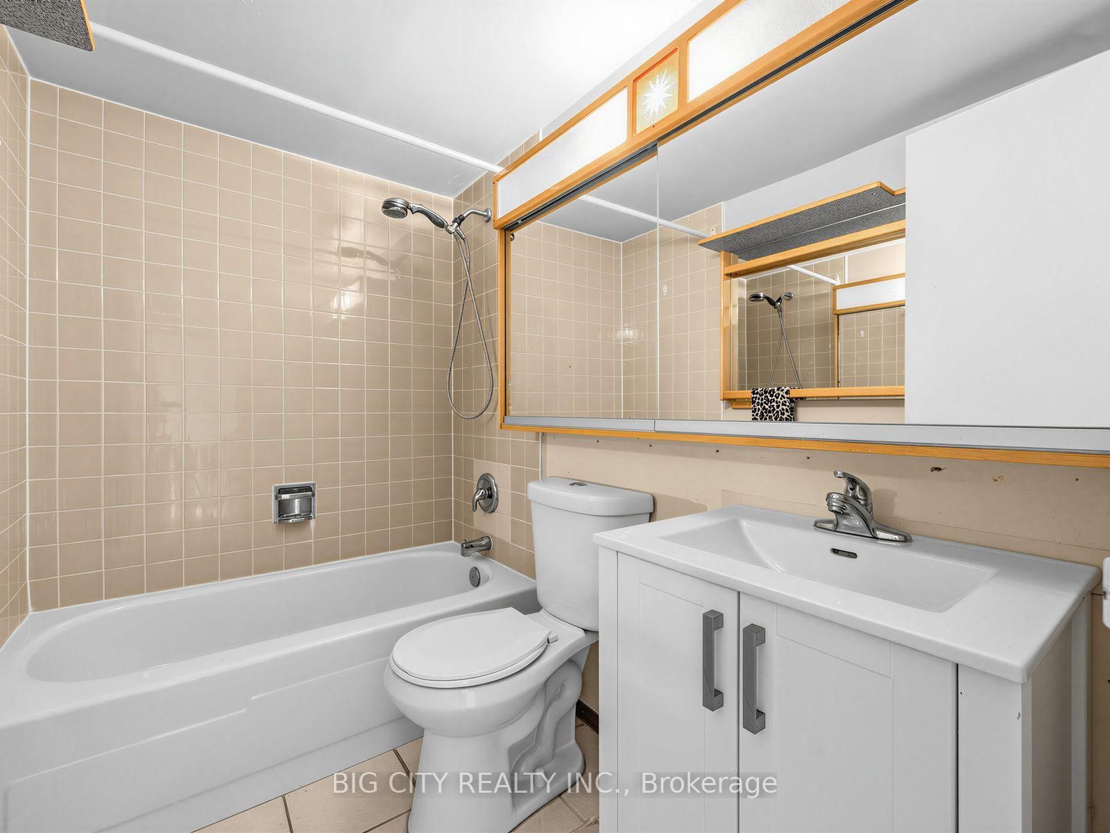 Photo 17 of 65 Huntingdale Boulevard, Unit 1006