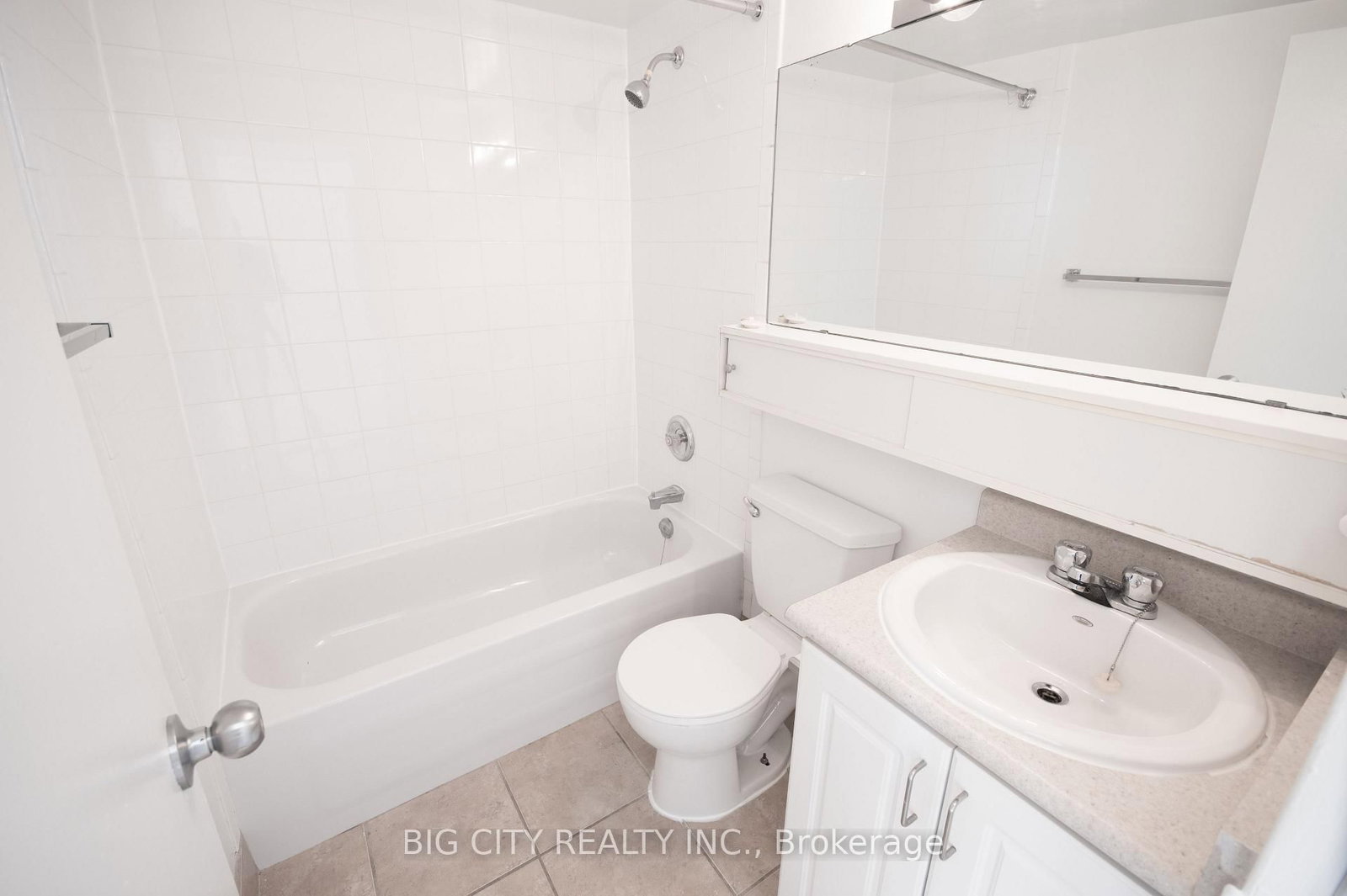 Photo 5 of 70 Cambridge Avenue, Unit 8