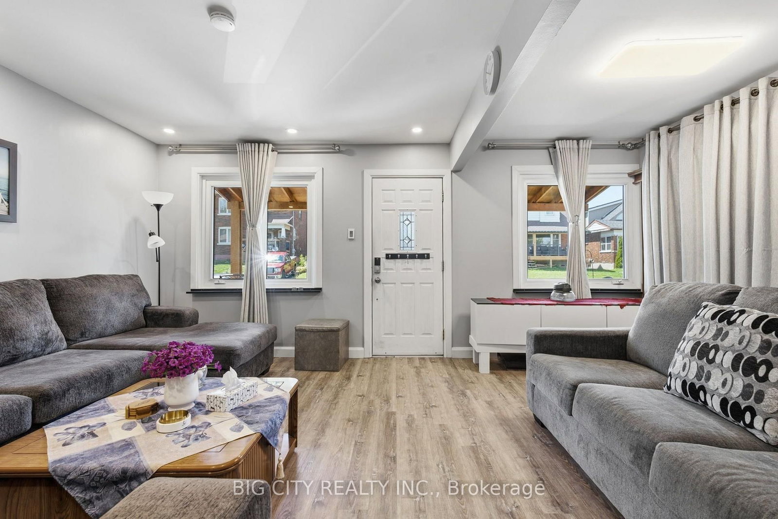 Photo 10 of 261 Clarke Street
