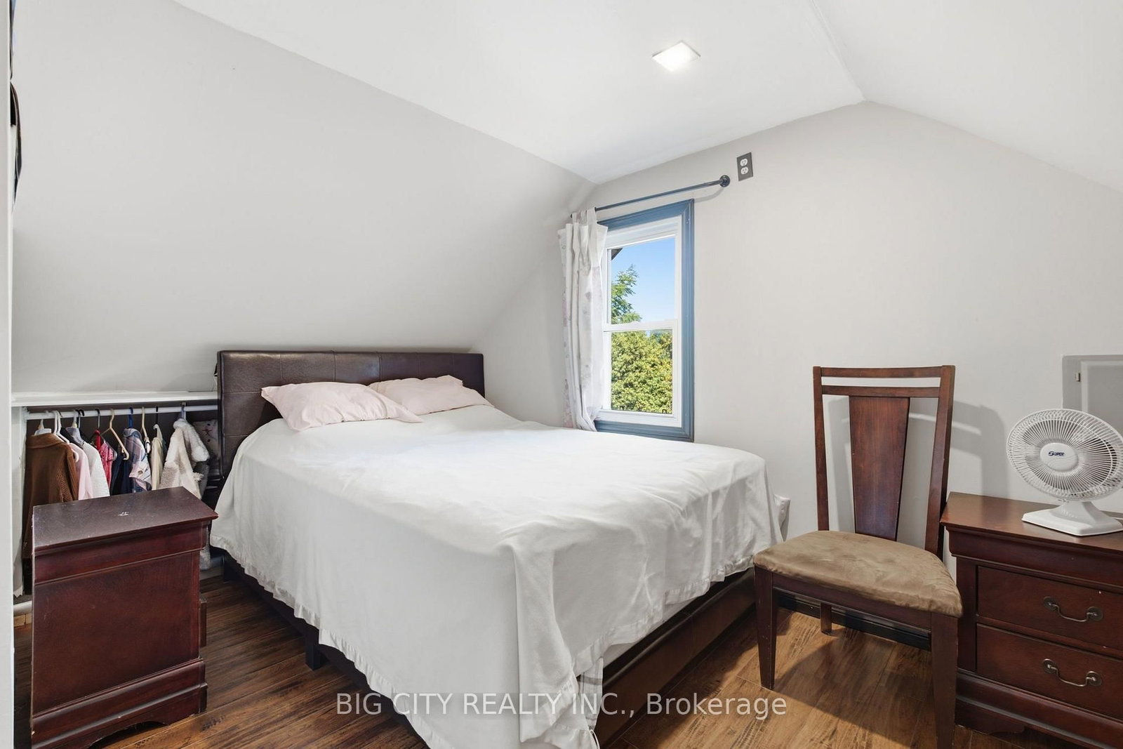 Photo 20 of 261 Clarke Street