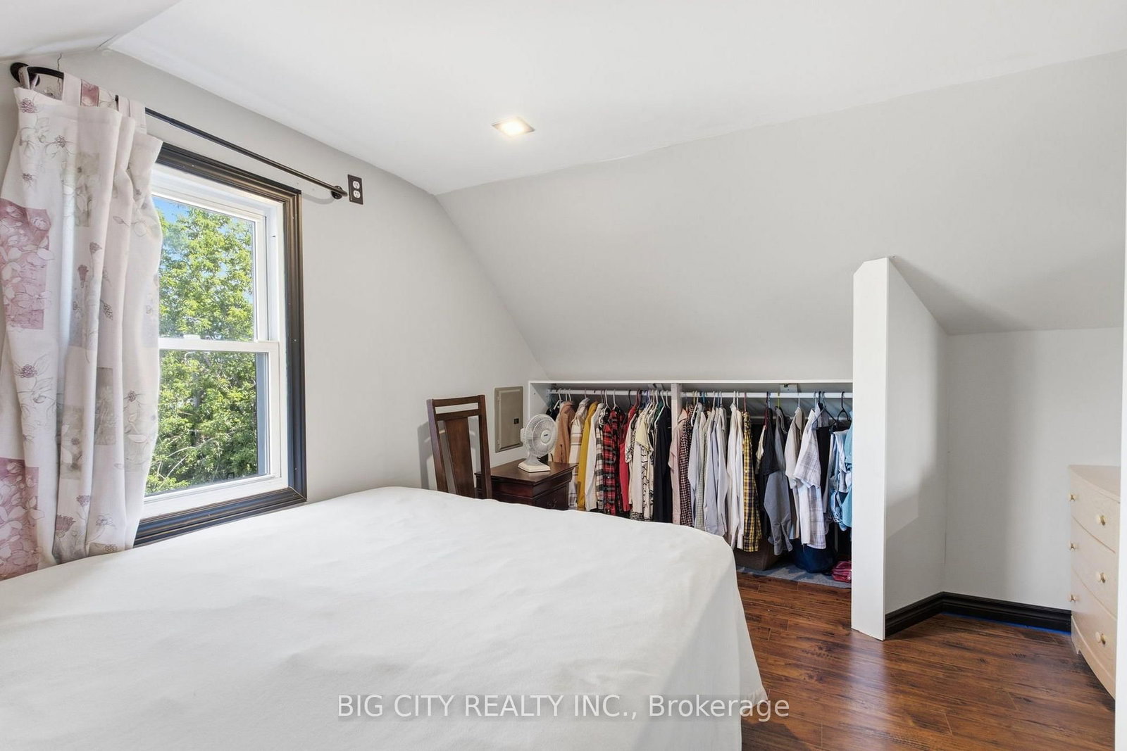 Photo 21 of 261 Clarke Street