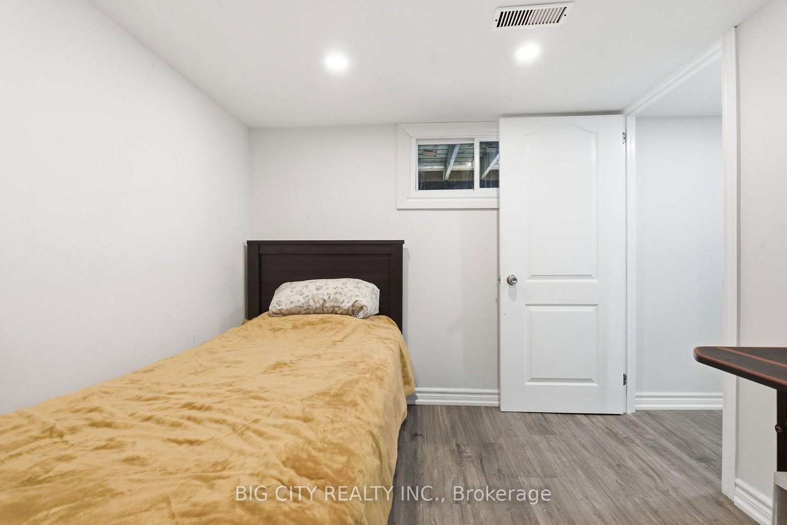 Photo 26 of 261 Clarke Street