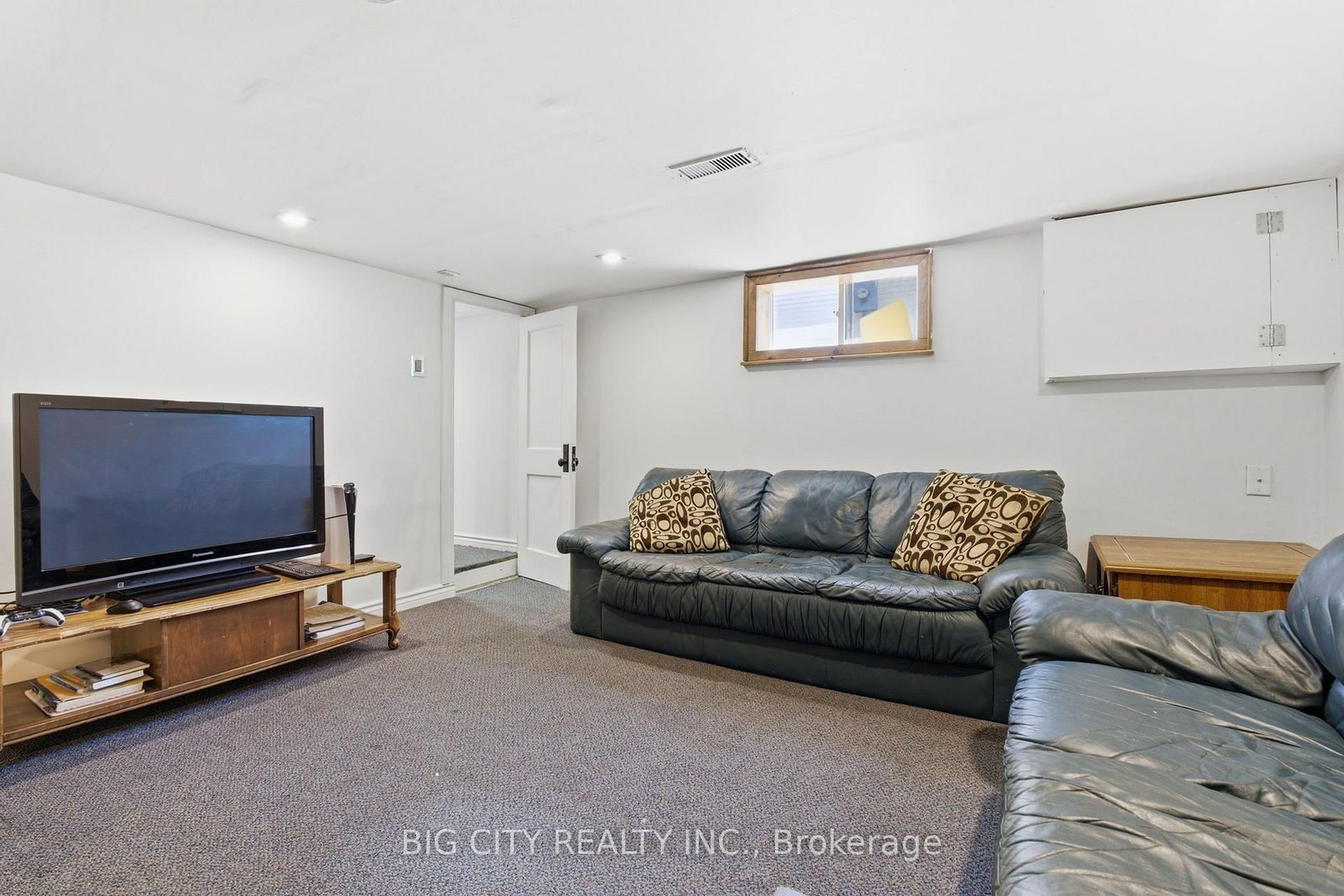 Photo 29 of 261 Clarke Street