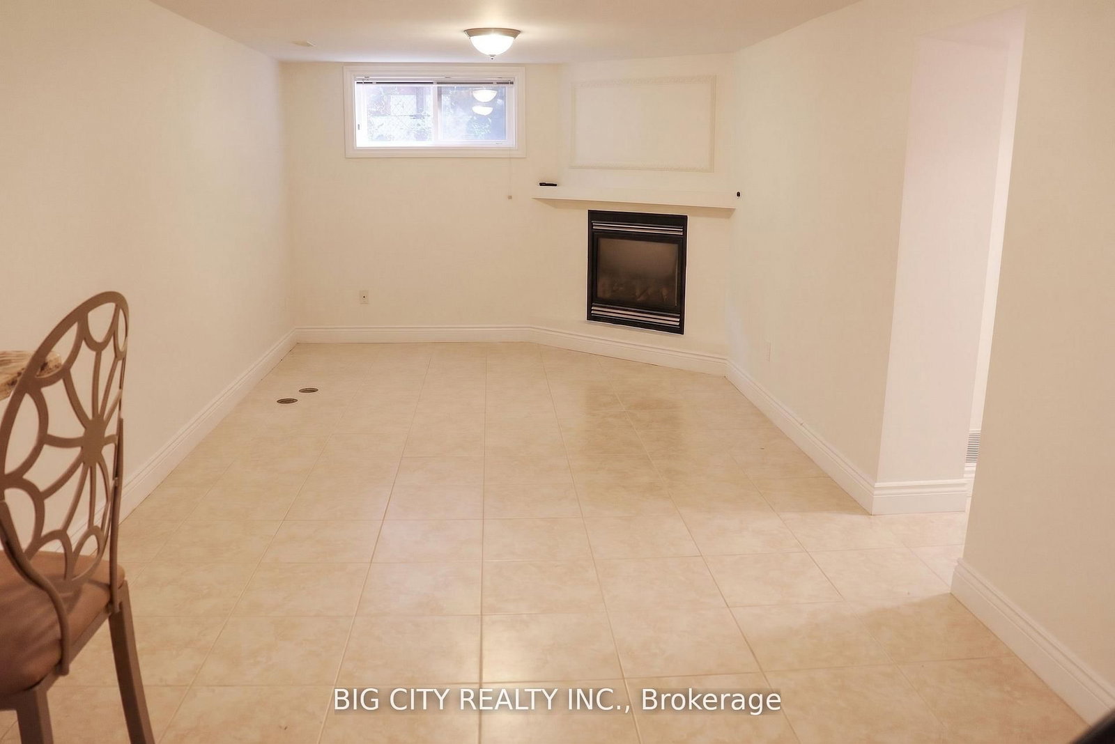 Photo 15 of 30 Lozoway Drive, Unit Lower