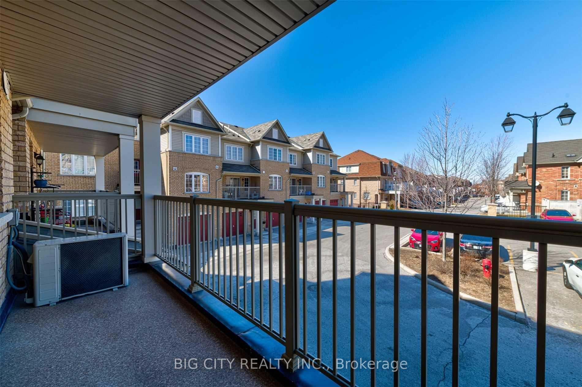 Photo 10 of 182 Kingston Road W