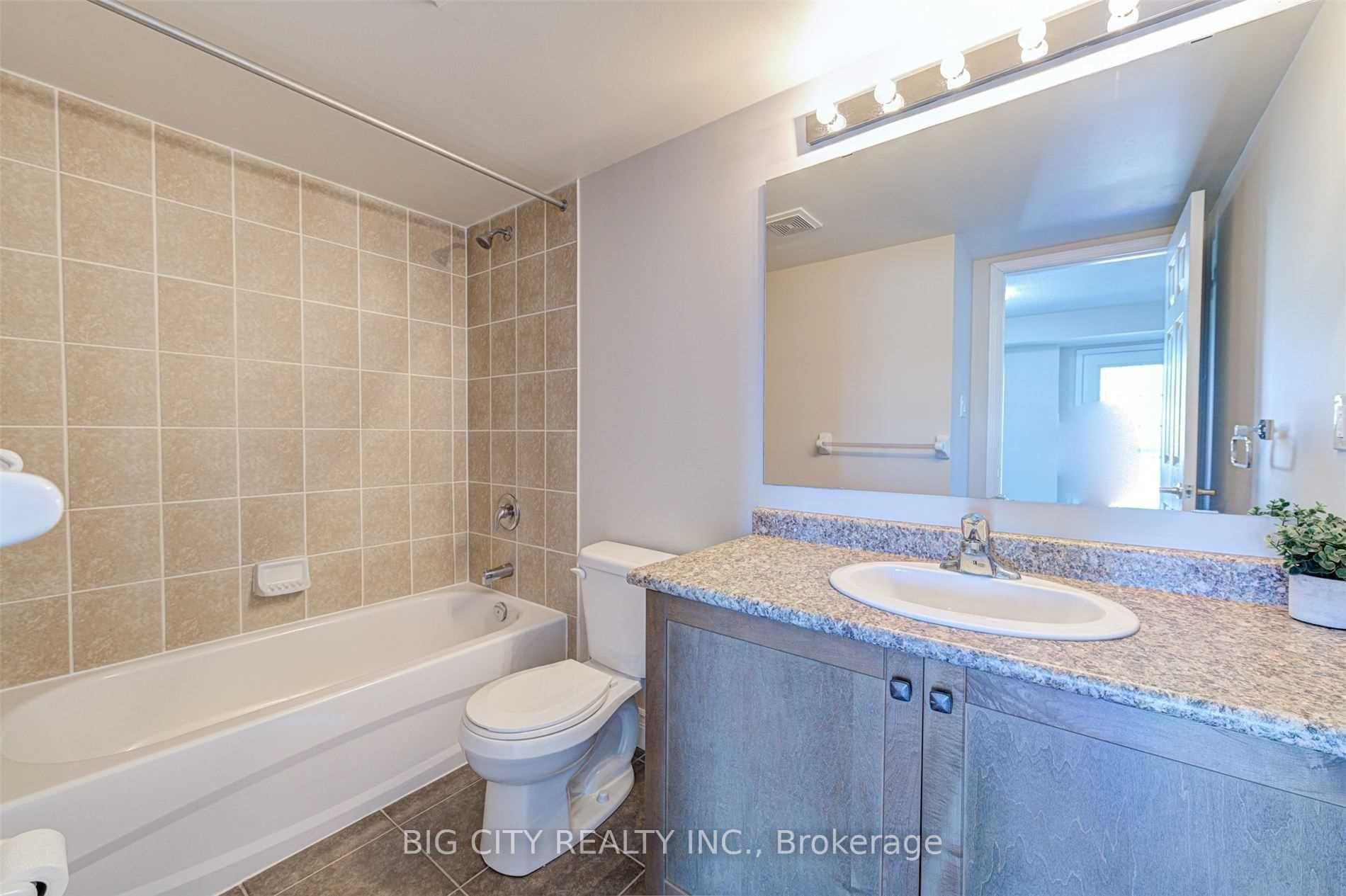 Photo 11 of 182 Kingston Road W