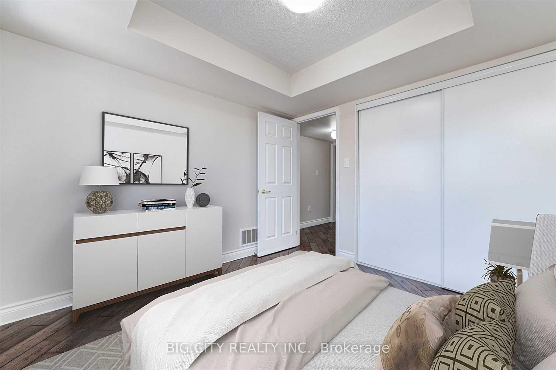 Photo 13 of 182 Kingston Road W