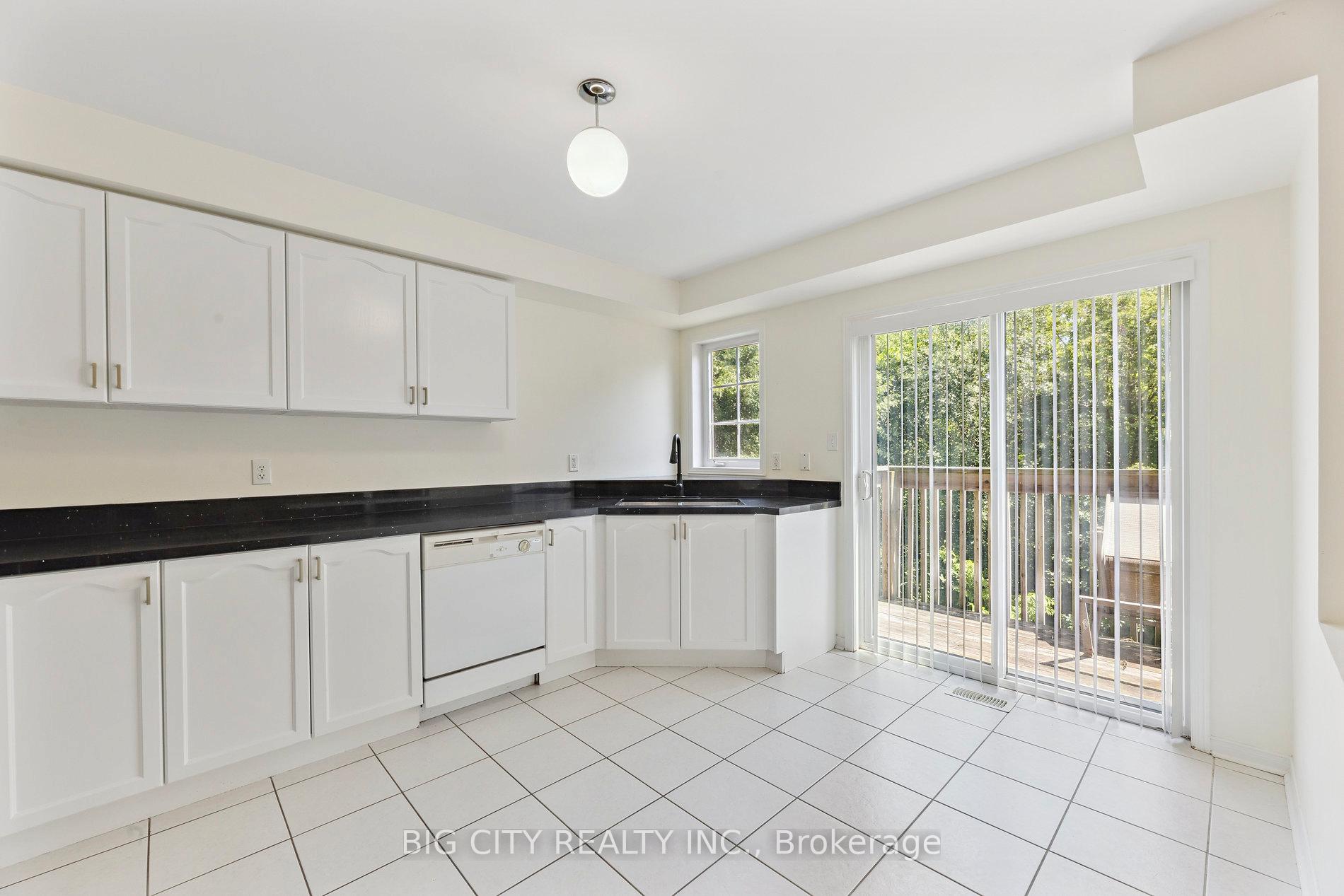 Photo 9 of 23 Angier Crescent, Unit Upper
