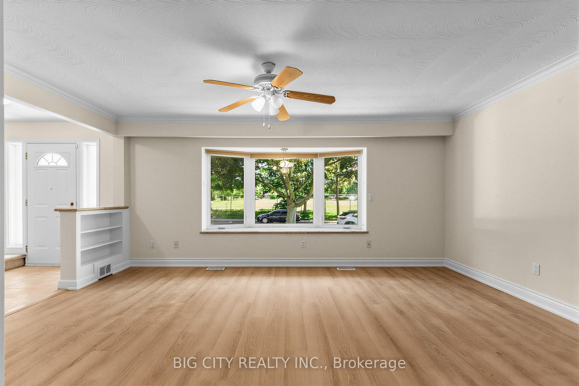 Photo 3 of 30 Lozoway Drive, Unit Main/Upper